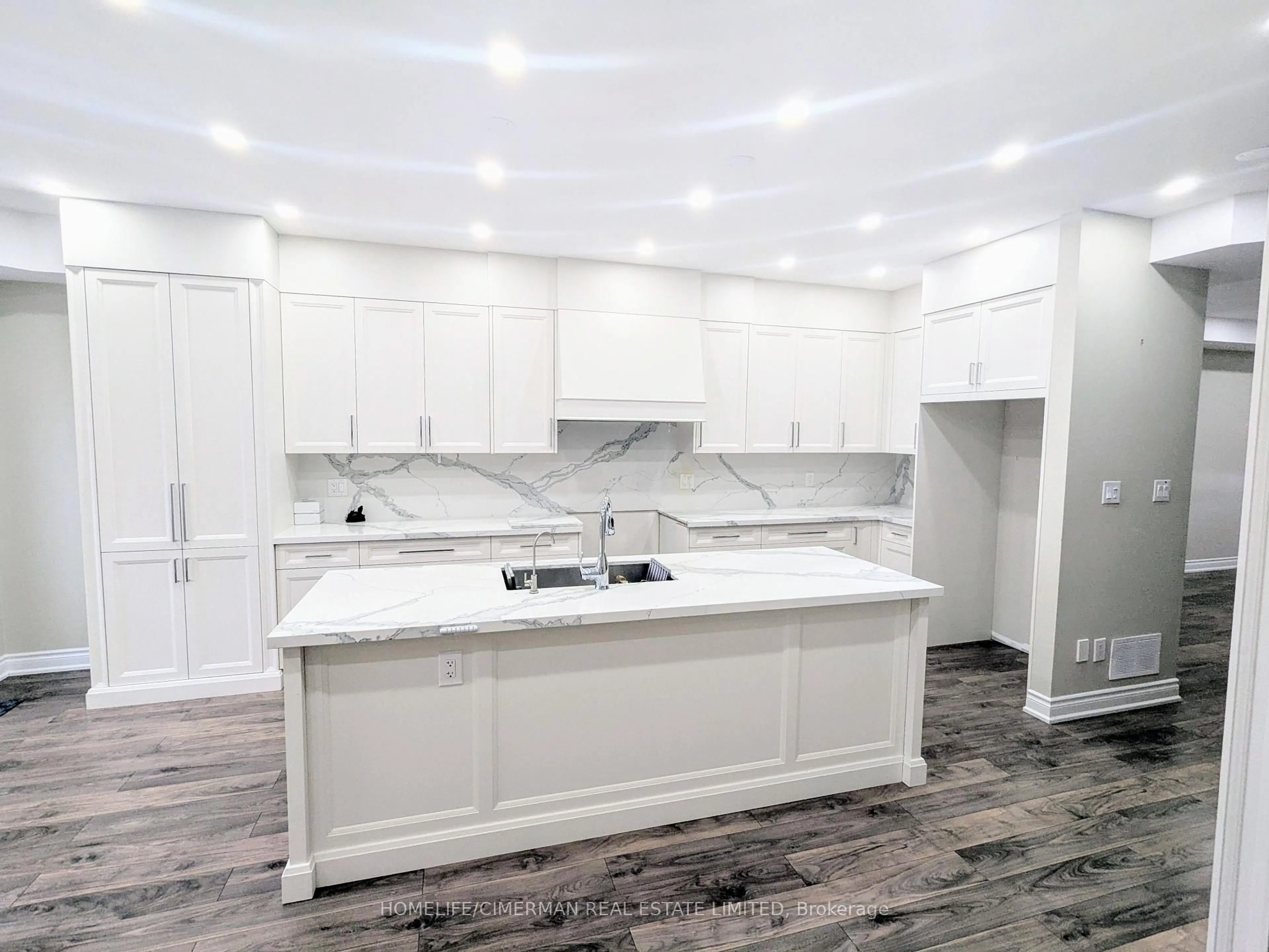 Open concept kitchen, unknown for 94 Evelyn Wiggins Dr, Toronto Ontario M3J 0E4