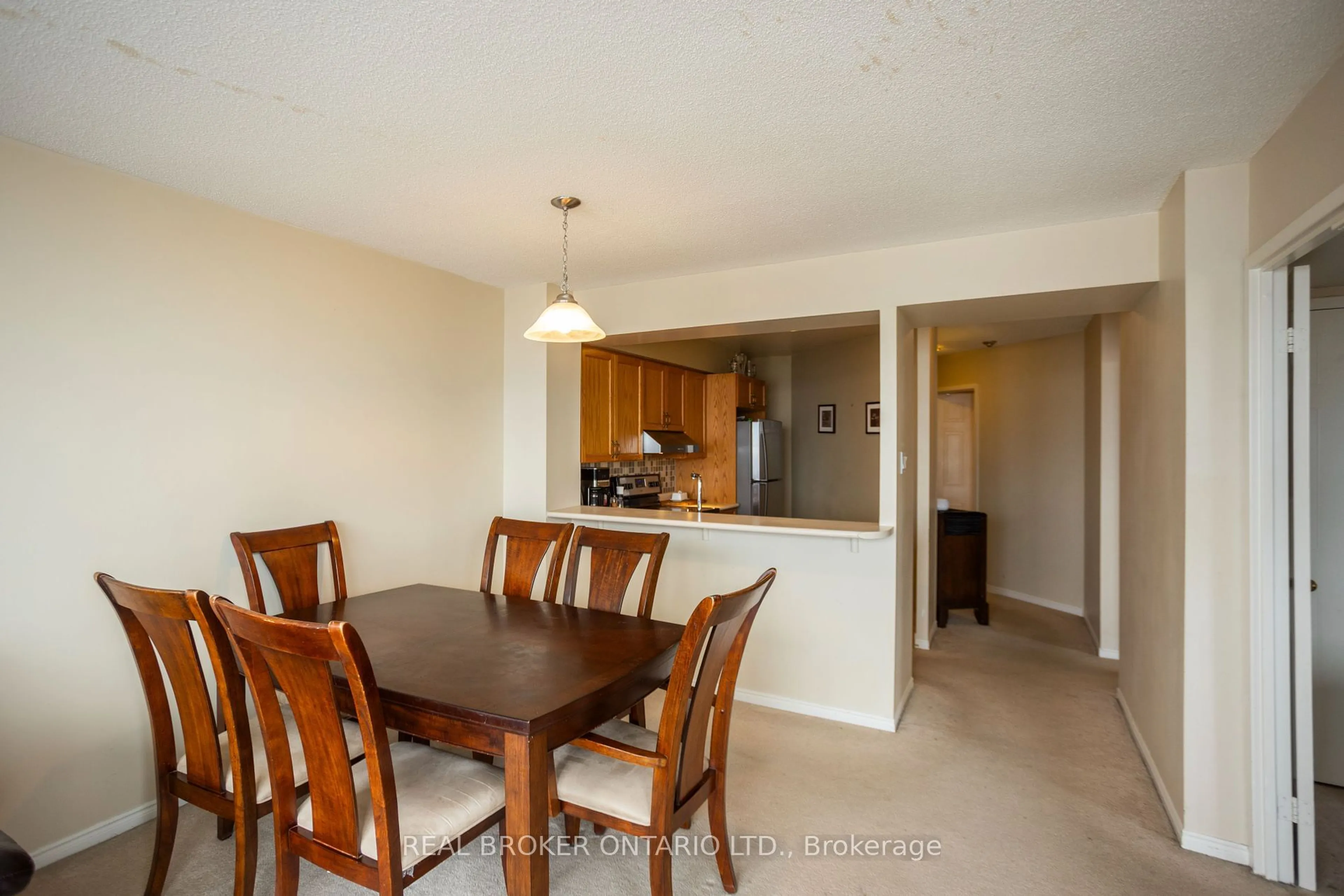 Dining room, unknown for 1500 Grazia Crt #803, Mississauga Ontario L4W 4Z9