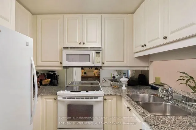 Additional property image - 3085 Bloor St Unit 207