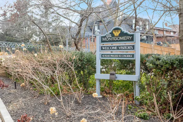Additional property image - 3085 Bloor St Unit 207