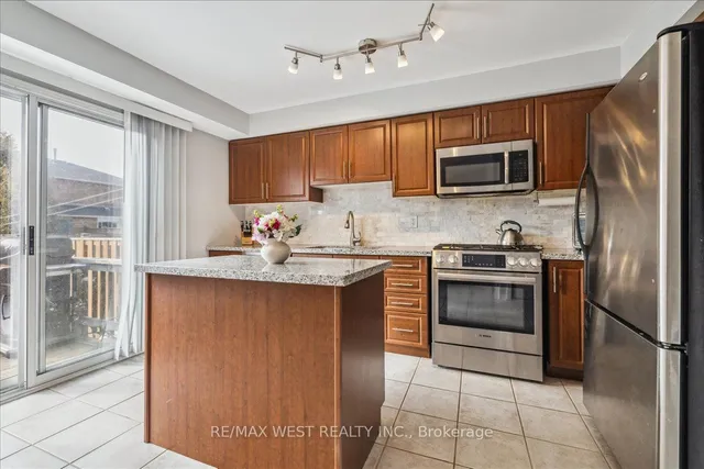 Additional property image - 650 Julia Ave