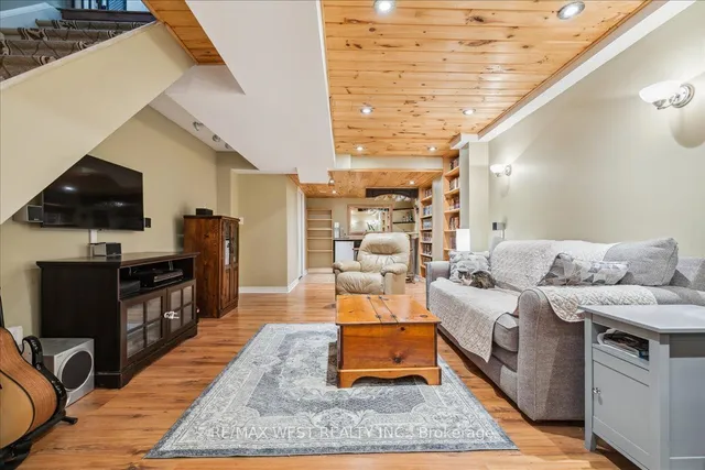 Additional property image - 650 Julia Ave
