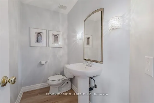 Additional property image - 954 Wintergreen Pl