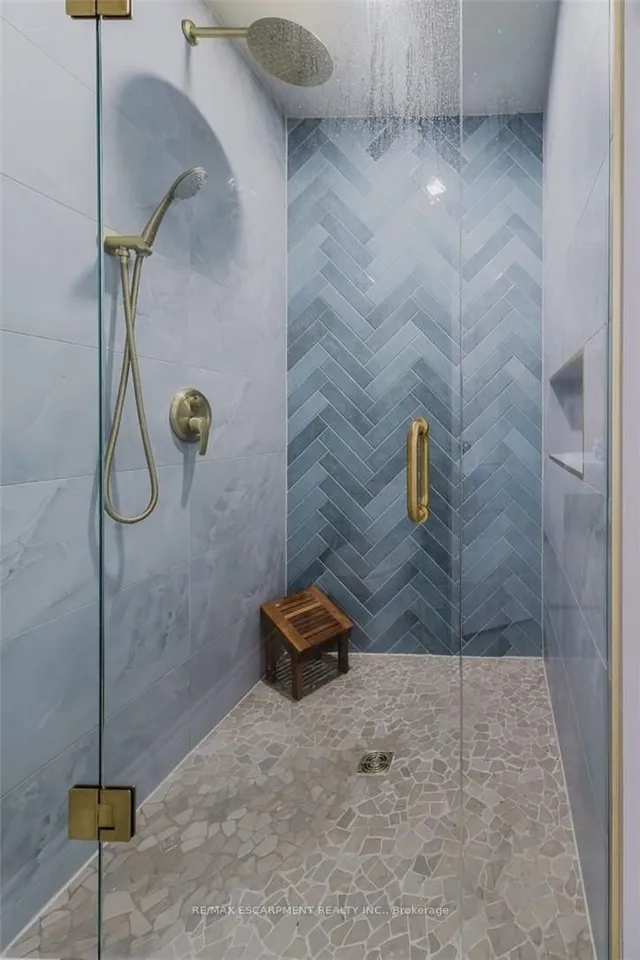 Additional property image - 954 Wintergreen Pl