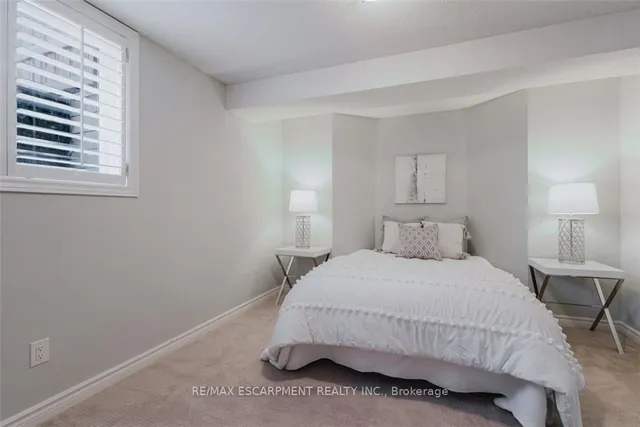 Additional property image - 954 Wintergreen Pl