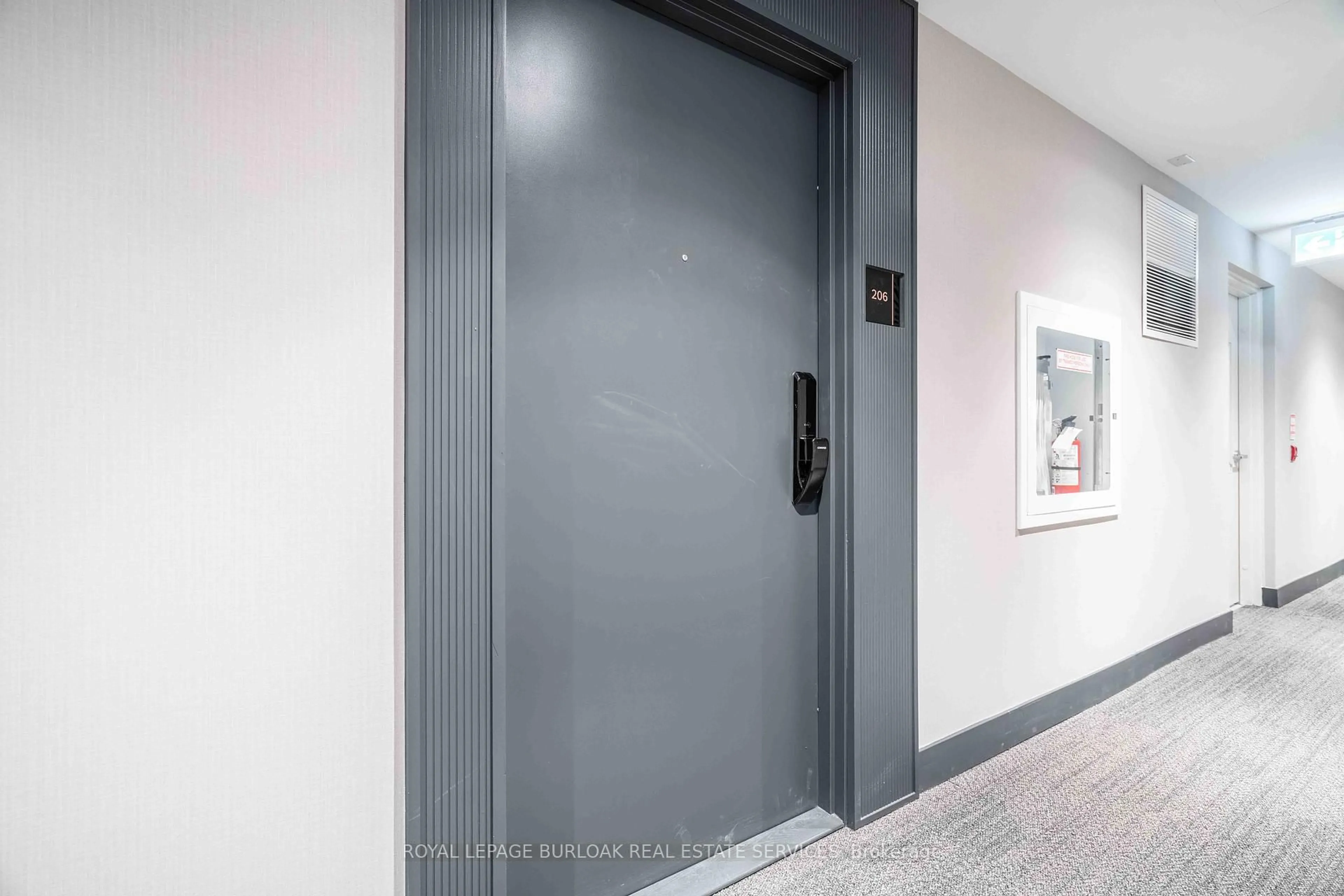 Indoor foyer for 395 Dundas St #206, Oakville Ontario L6M 5R6