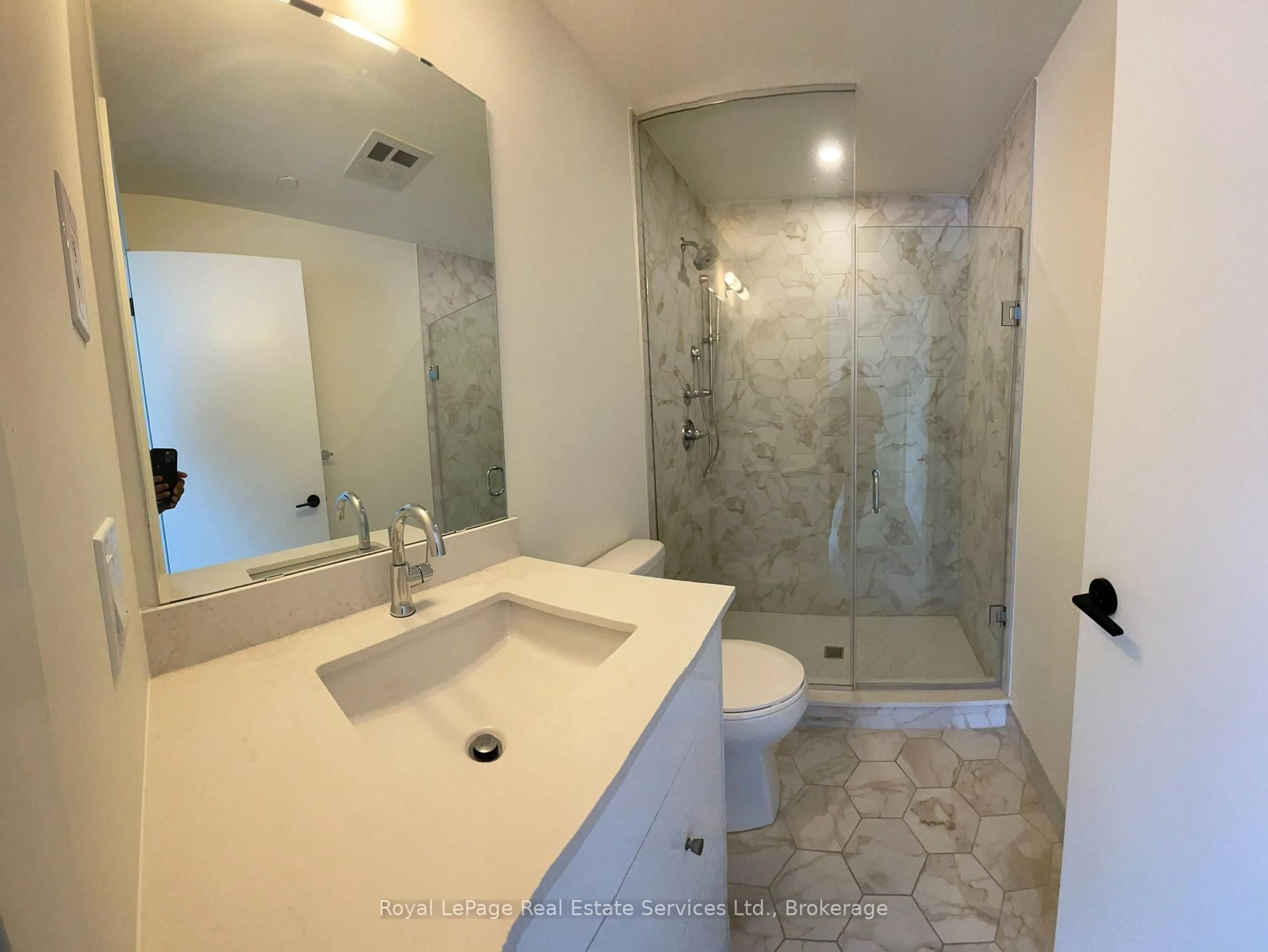 Standard bathroom, ceramic/tile floor for 345 Wheat Boom Dr #710, Oakville Ontario L6H 7X4