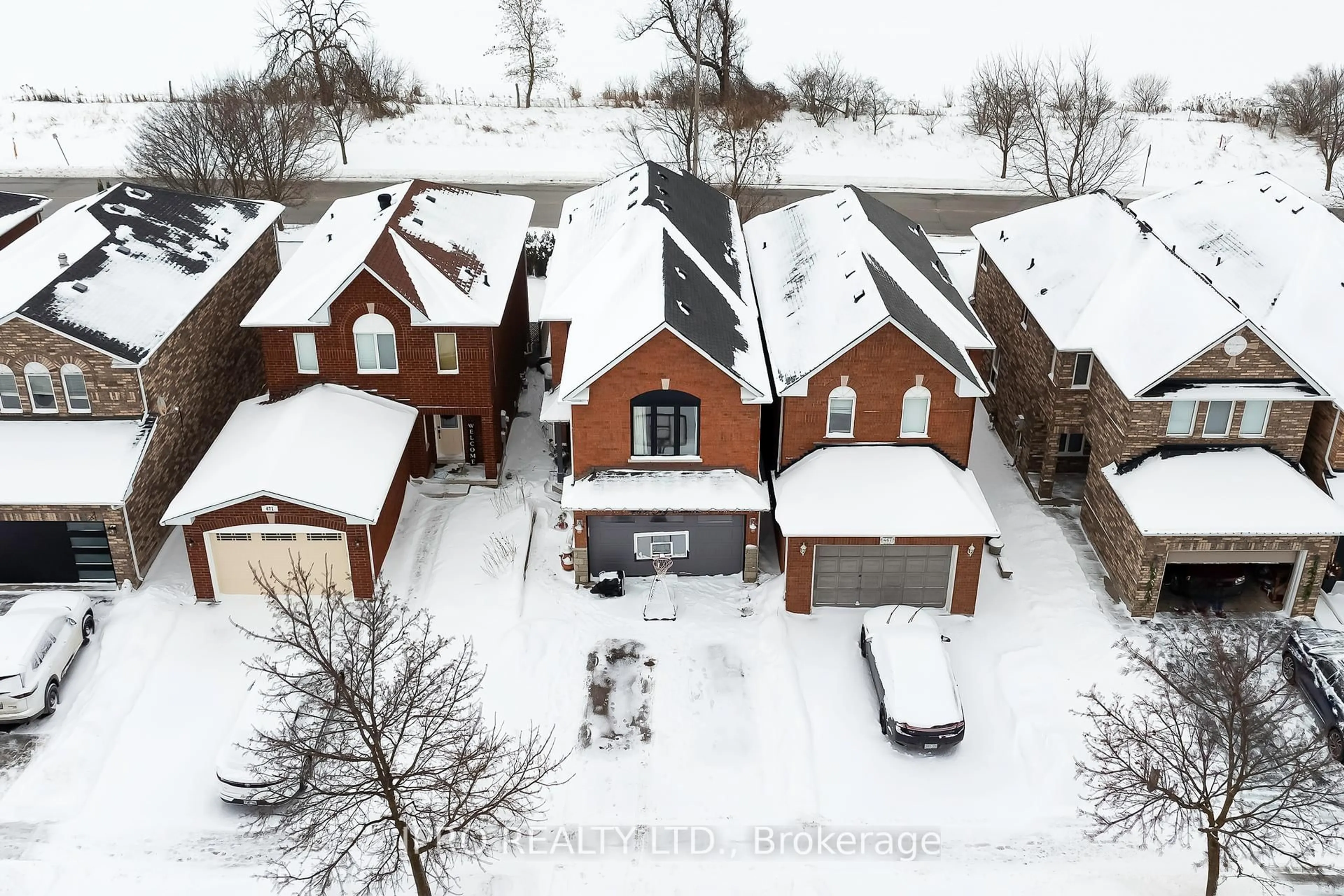 A pic from outside/outdoor area/front of a property/back of a property/a pic from drone, street for 469 Jay Cres, Orangeville Ontario L9W 4Y8