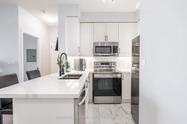 Additional property image - 90 Absolute Ave Unit 1611