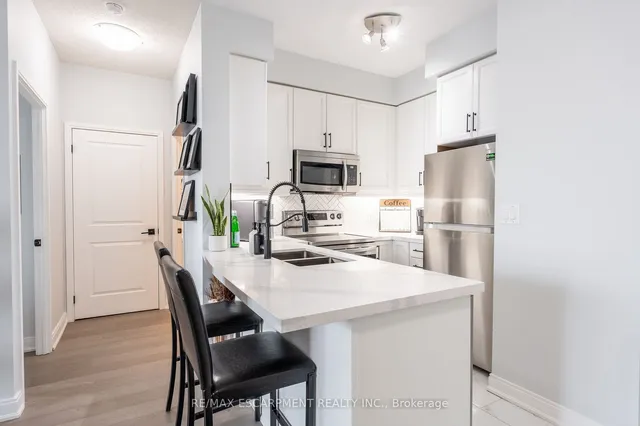 Additional property image - 90 Absolute Ave Unit 1611