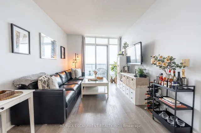 Additional property image - 90 Absolute Ave Unit 1611