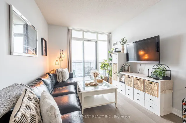 Additional property image - 90 Absolute Ave Unit 1611