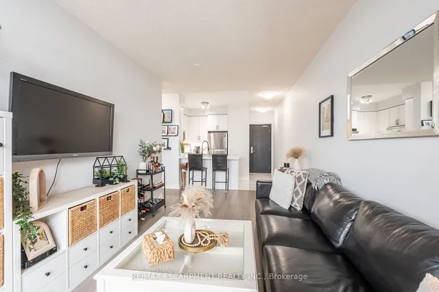 Additional property image - 90 Absolute Ave Unit 1611