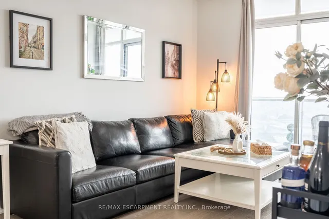 Additional property image - 90 Absolute Ave Unit 1611