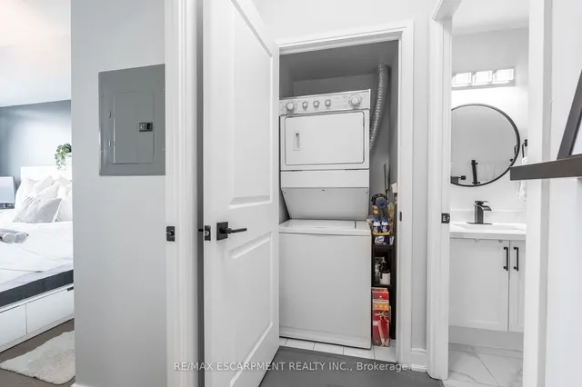 Additional property image - 90 Absolute Ave Unit 1611