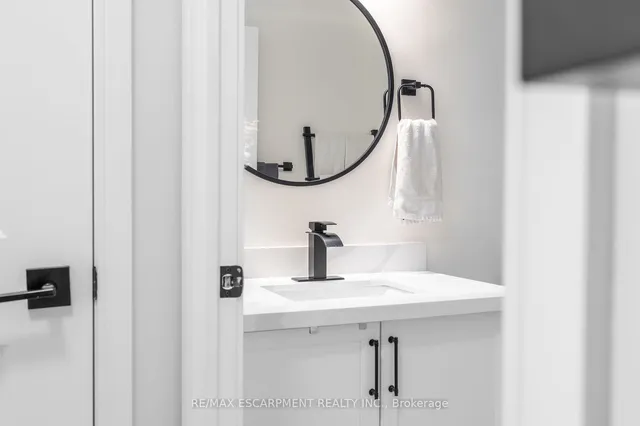Additional property image - 90 Absolute Ave Unit 1611