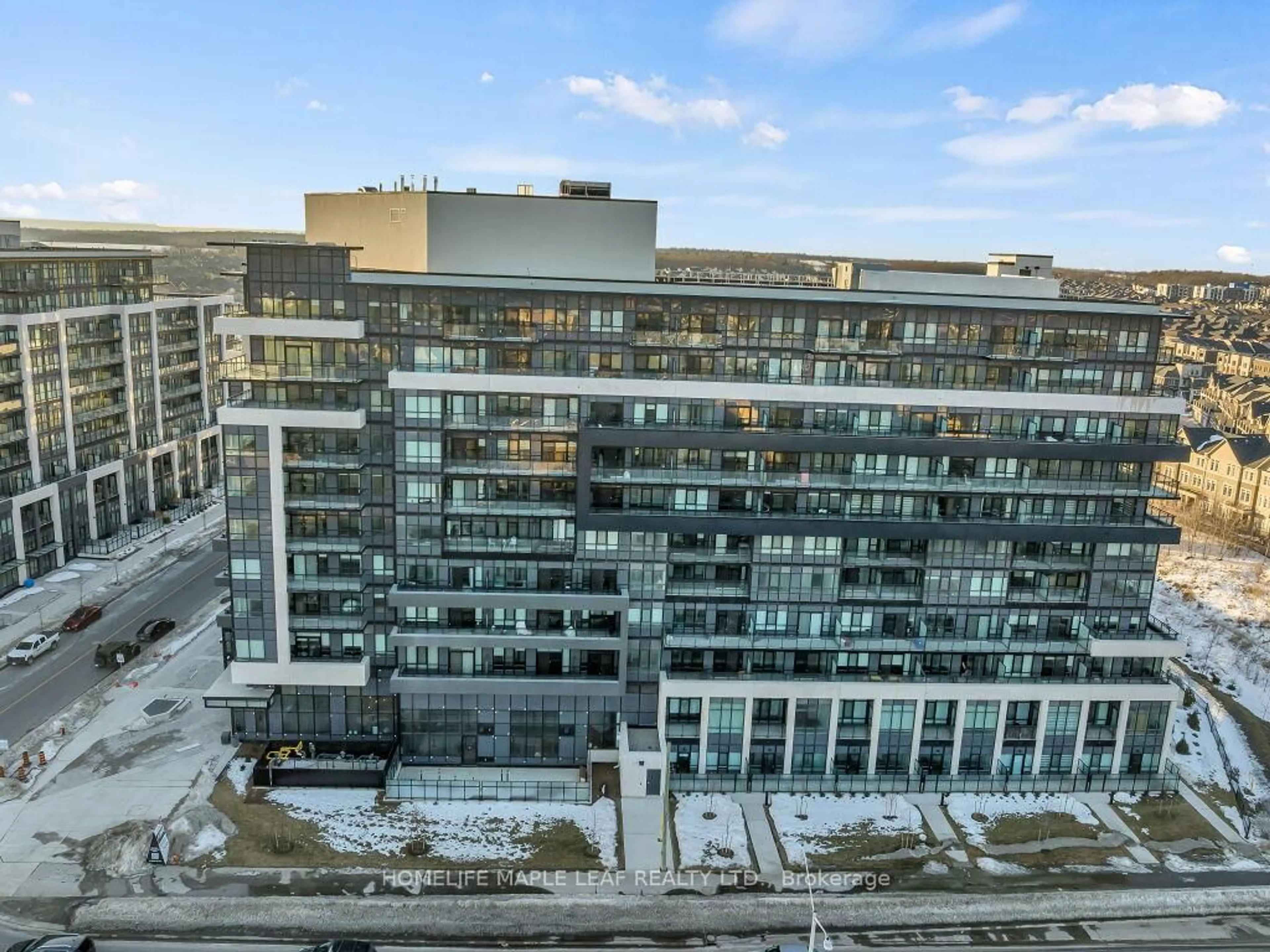 A pic from outside/outdoor area/front of a property/back of a property/a pic from drone, city buildings view from balcony for 395 Dundas St #708, Oakville Ontario L6M 5R8