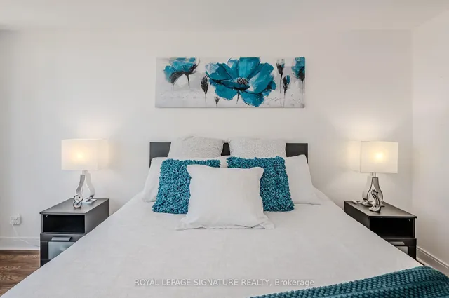 Additional property image - 60 Absolute Ave Unit 1002