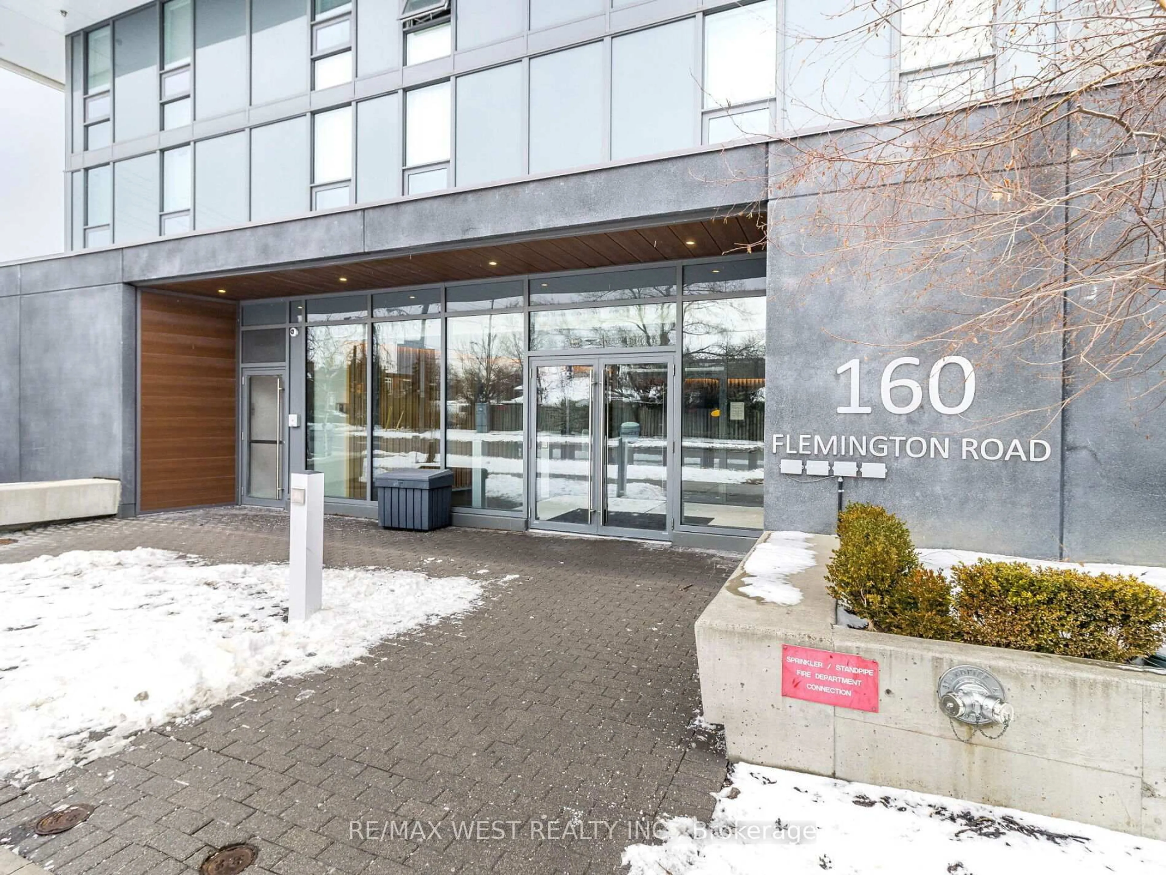 Indoor foyer for 160 Flemington Rd #418, Toronto Ontario M6A 1N6