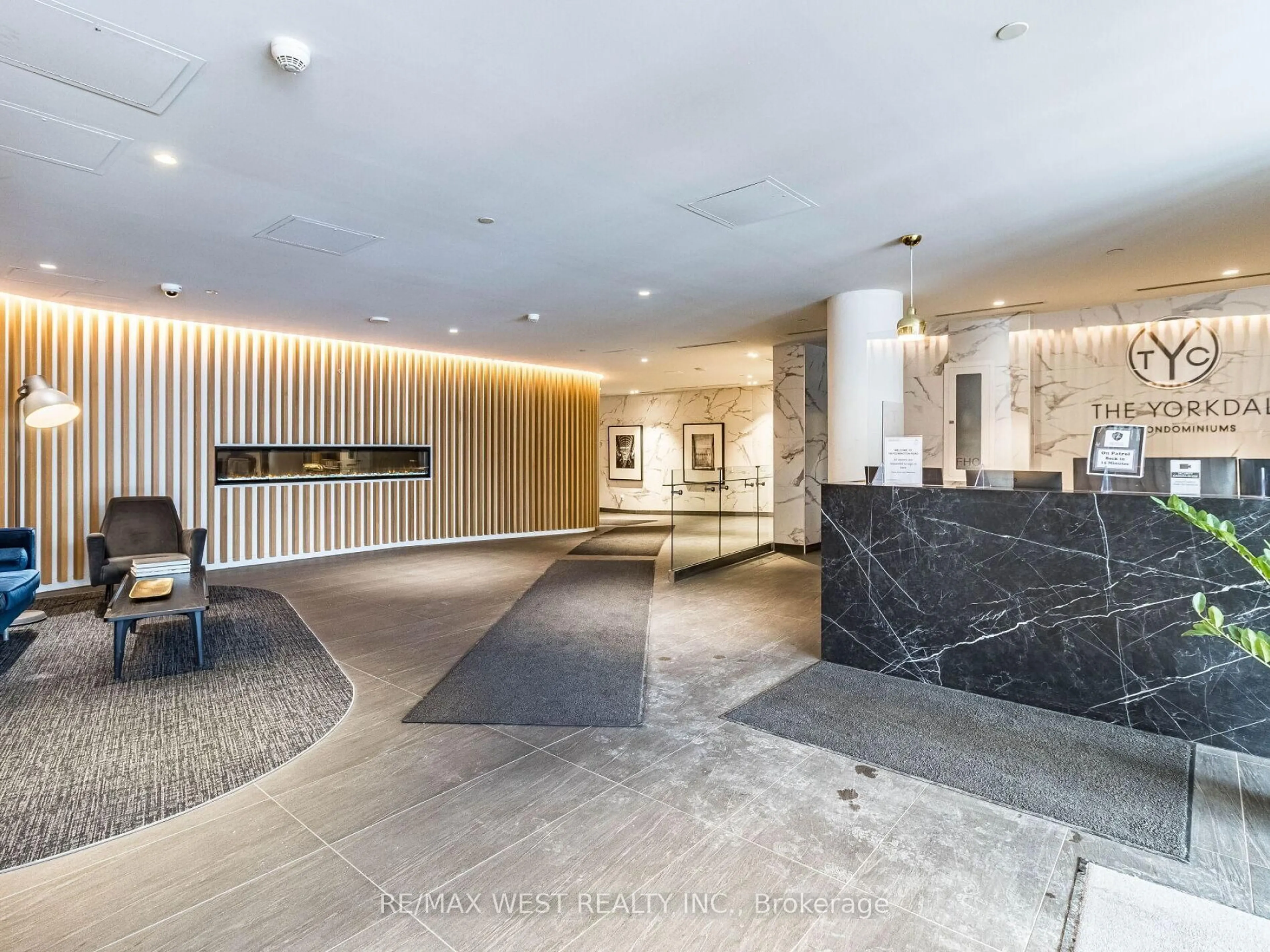 Lobby for 160 Flemington Rd #418, Toronto Ontario M6A 1N6