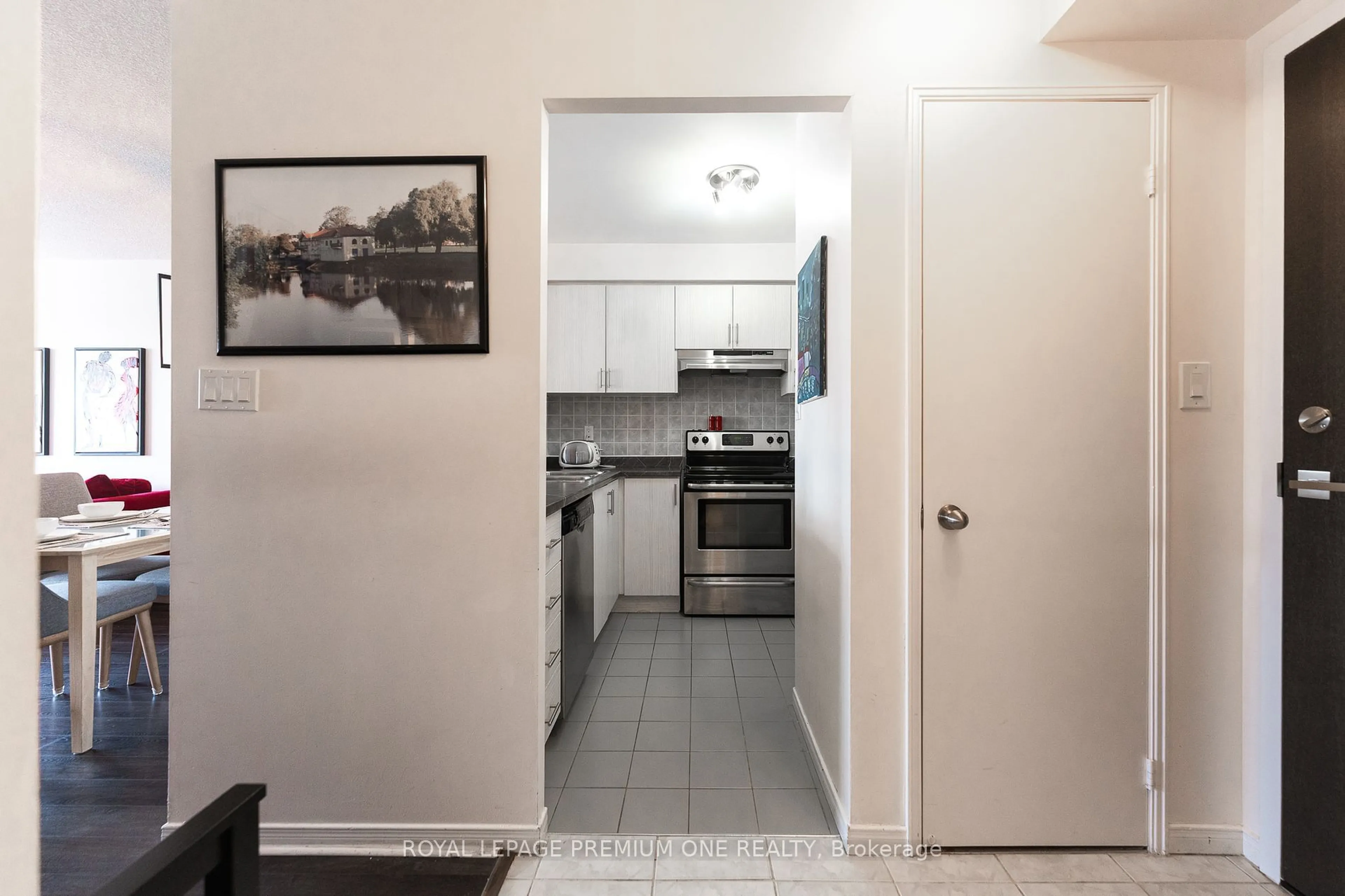 Standard kitchen, unknown for 2269 Lake Shore Blvd W Blvd #1104, Toronto Ontario M8V 3X6