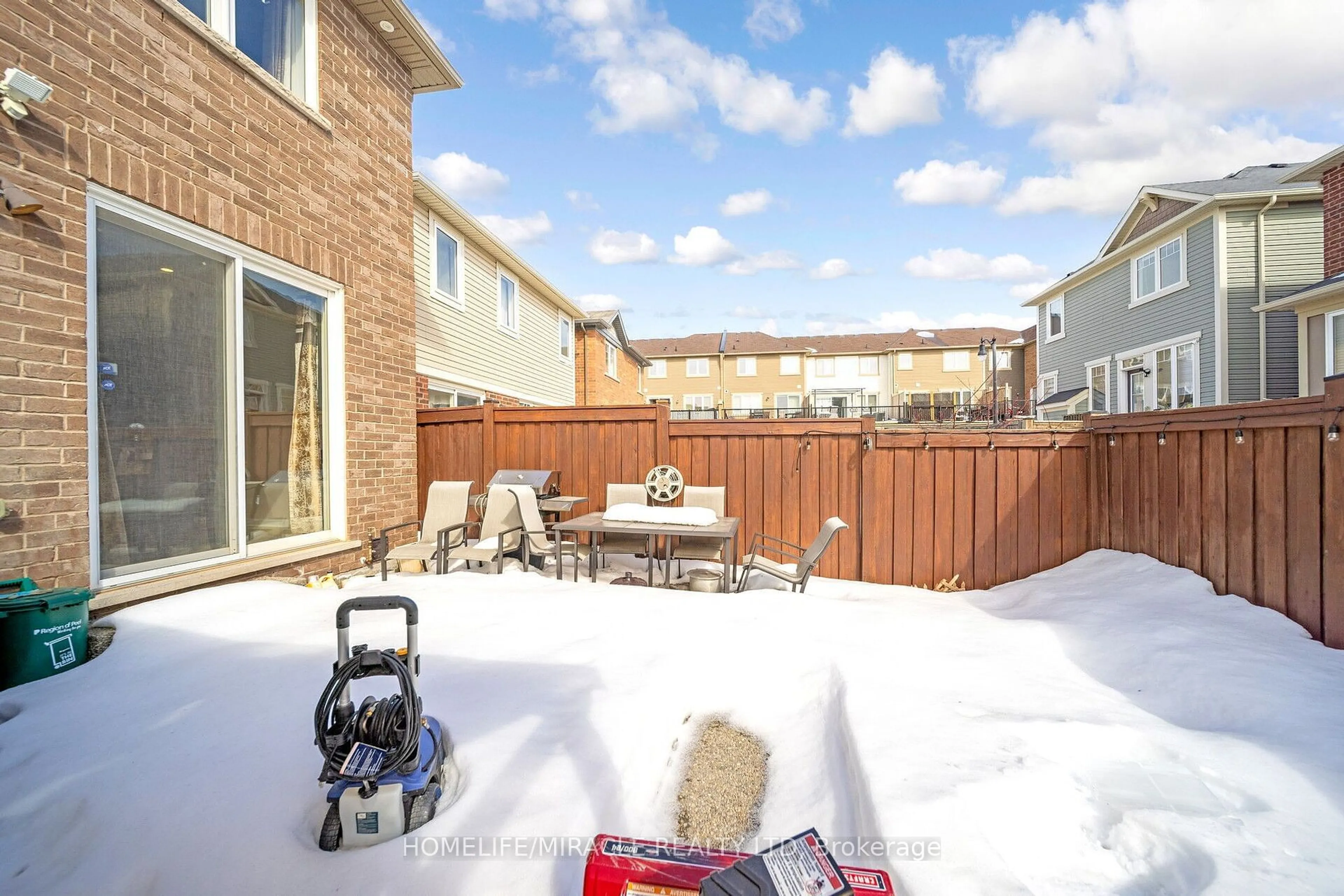 Patio, street for 69 Agricola Rd, Brampton Ontario L7A 0V6