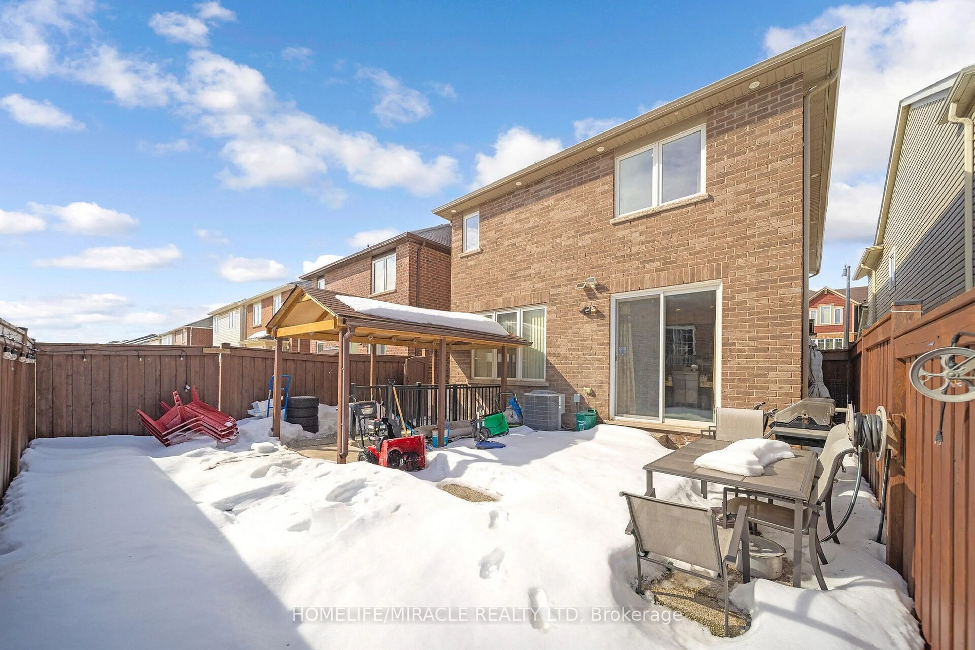 Patio, street for 69 Agricola Rd, Brampton Ontario L7A 0V6