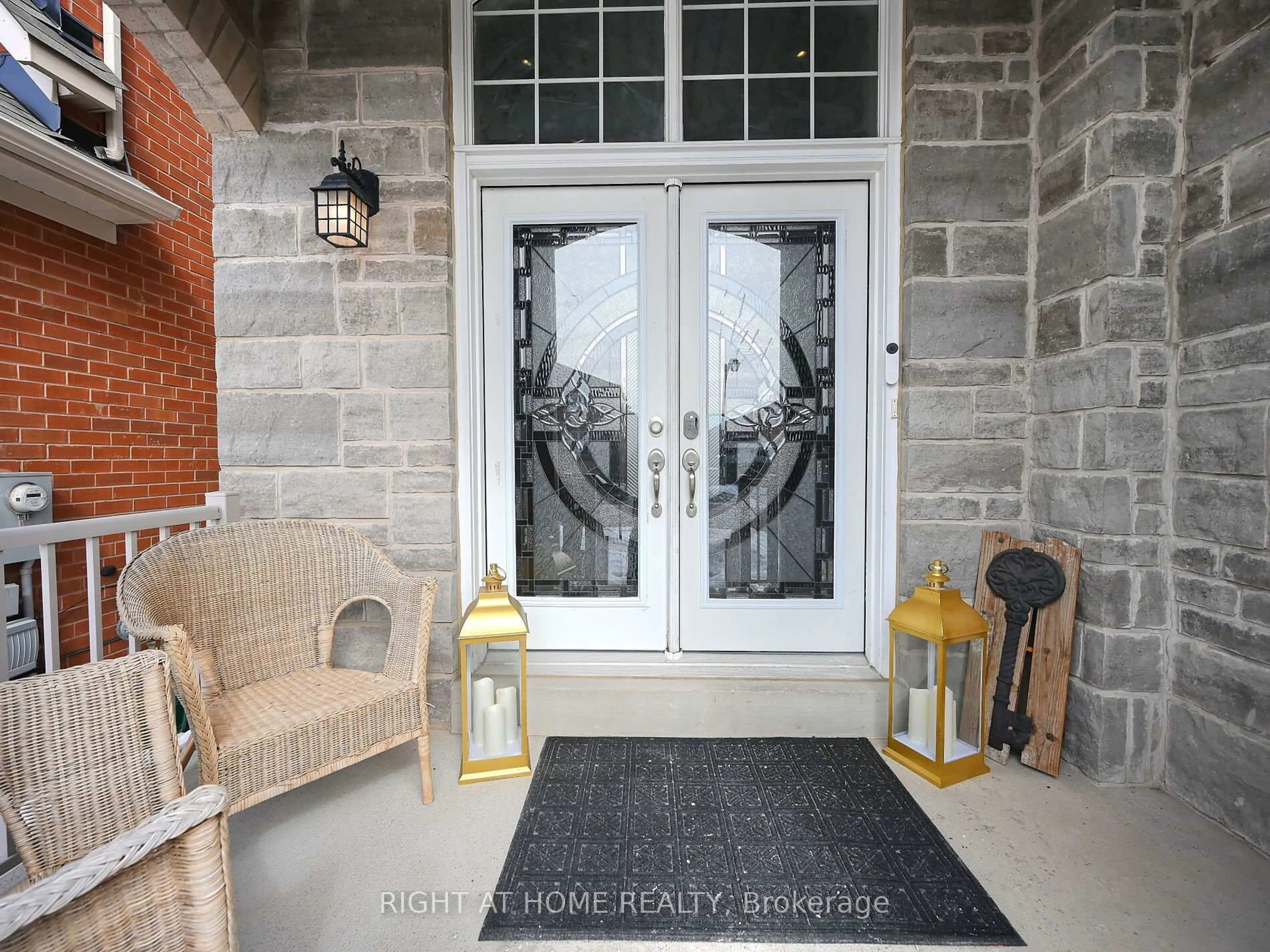 Indoor entryway for 1019 Urell Way, Milton Ontario L9T 7V1