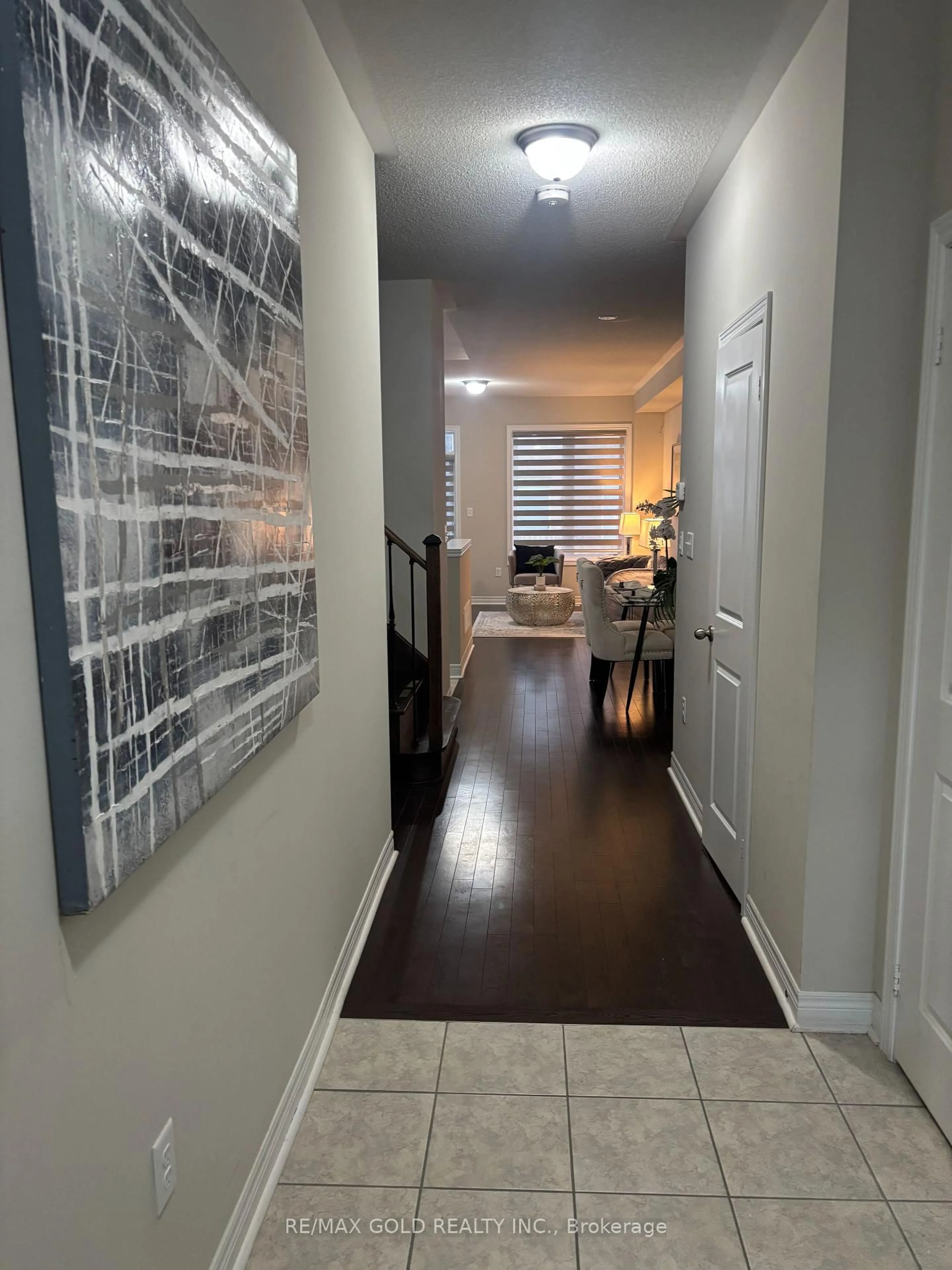 Indoor entryway for 111 Finegan Circ, Brampton Ontario L7A 0B7