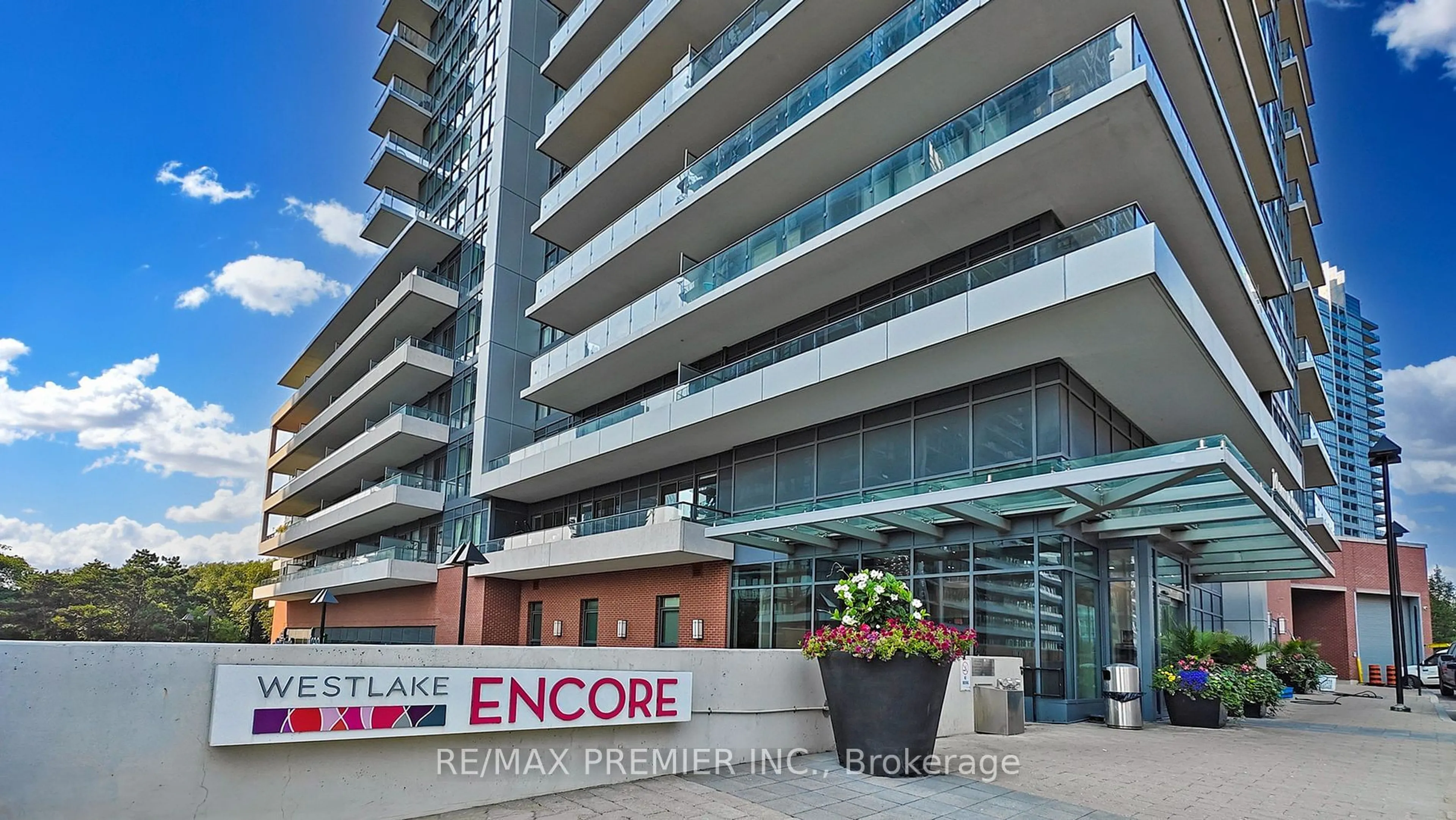 Indoor foyer for 10 Park Lawn Rd #404, Toronto Ontario M8V 0H9