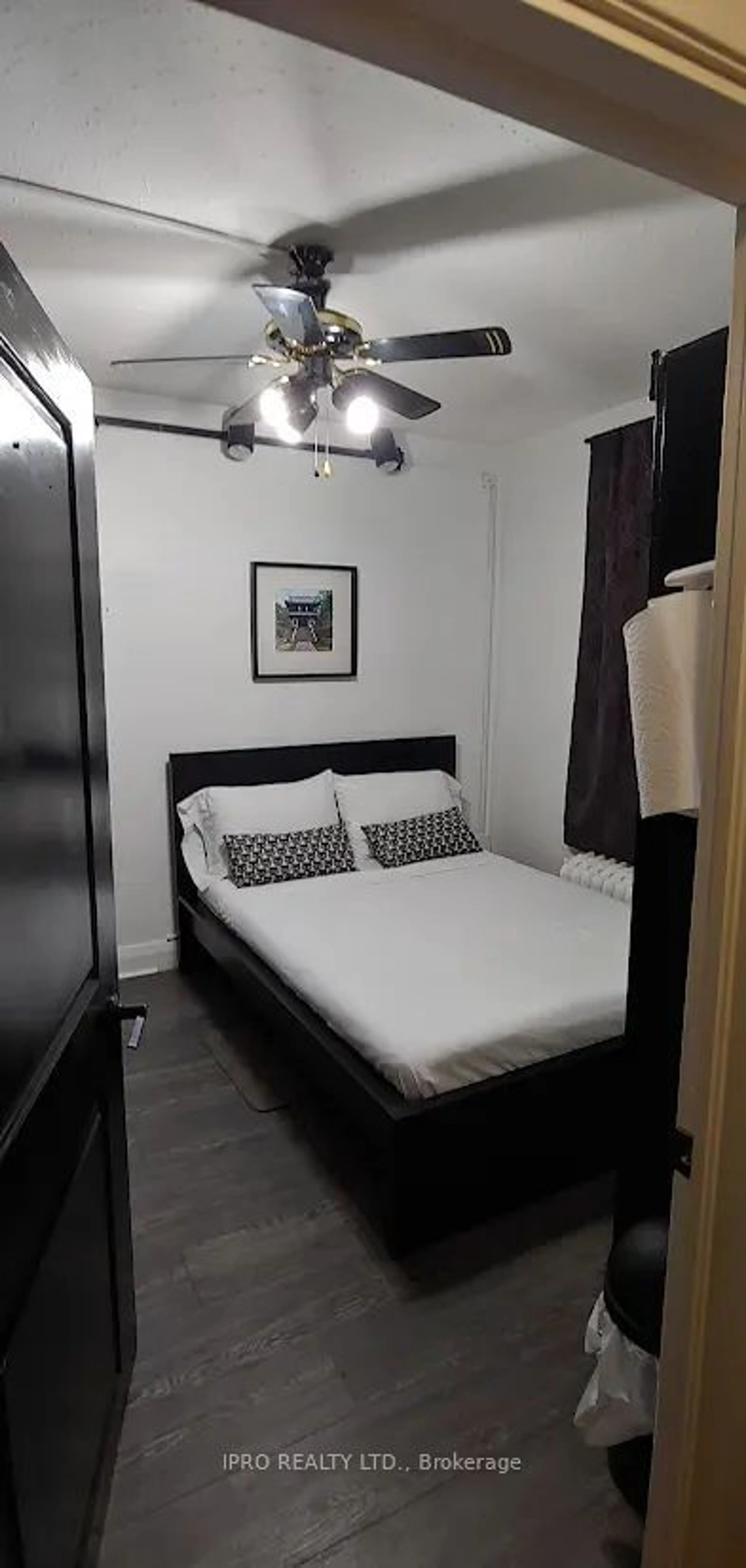 Bedroom with bed, unknown for 1314 Dupont St, Toronto Ontario M6H 2A7