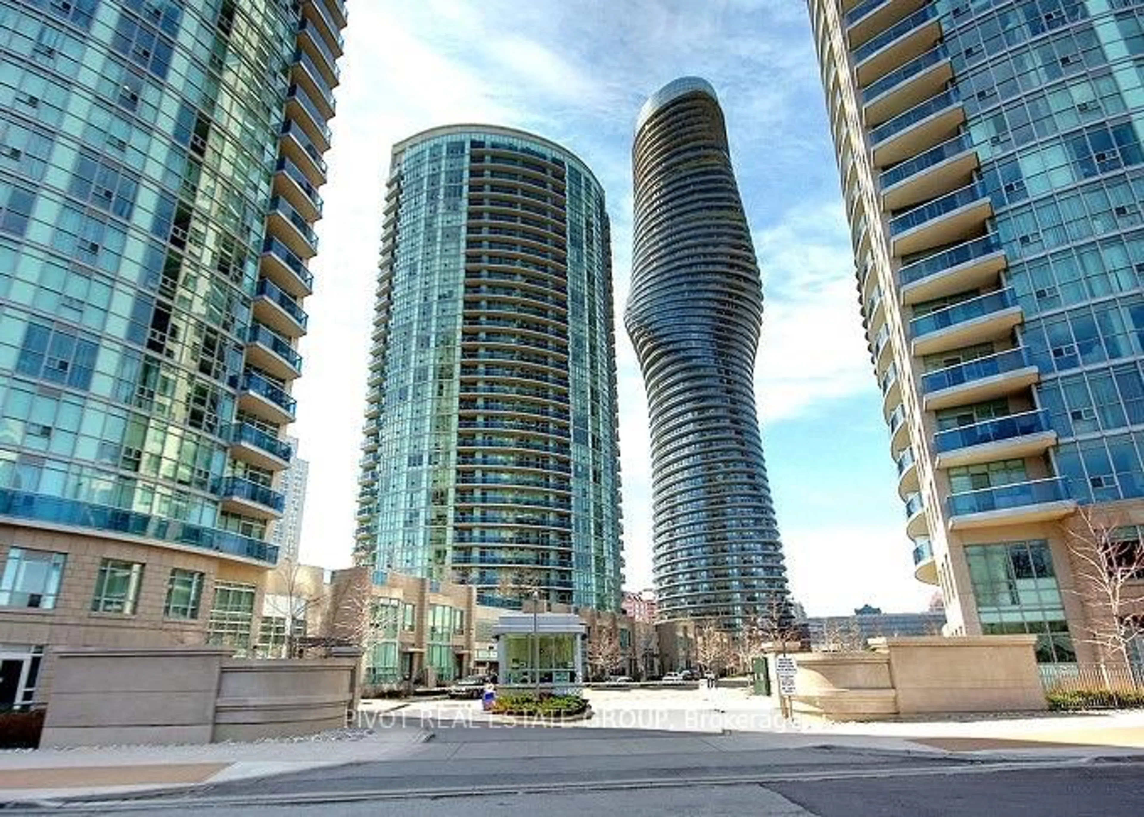 Indoor foyer for 90 Absolute Ave #311, Mississauga Ontario L4Z 0A3