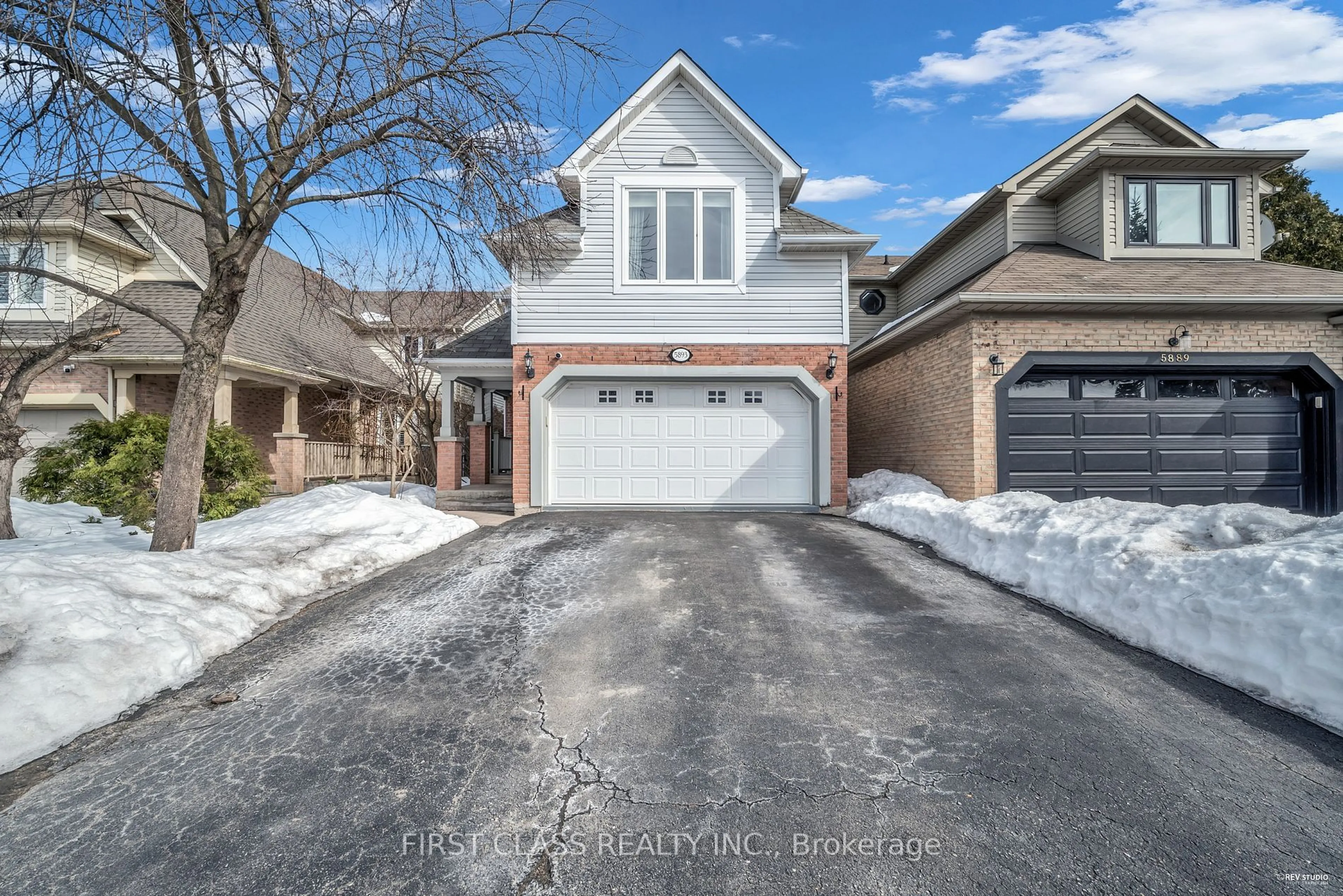 Home with brick exterior material, street for 5893 Leeside Cres, Mississauga Ontario L5M 5L6