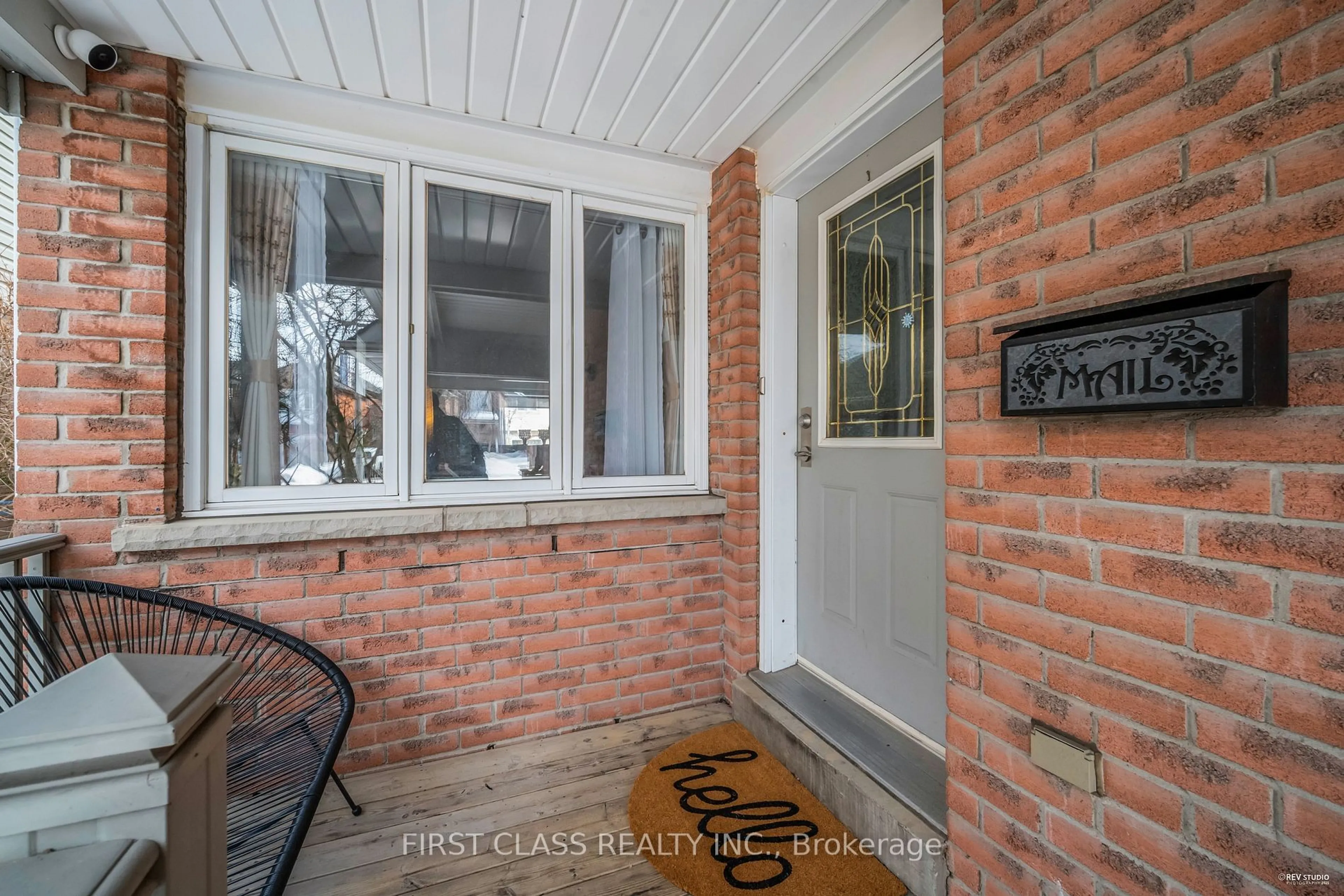 Indoor entryway for 5893 Leeside Cres, Mississauga Ontario L5M 5L6