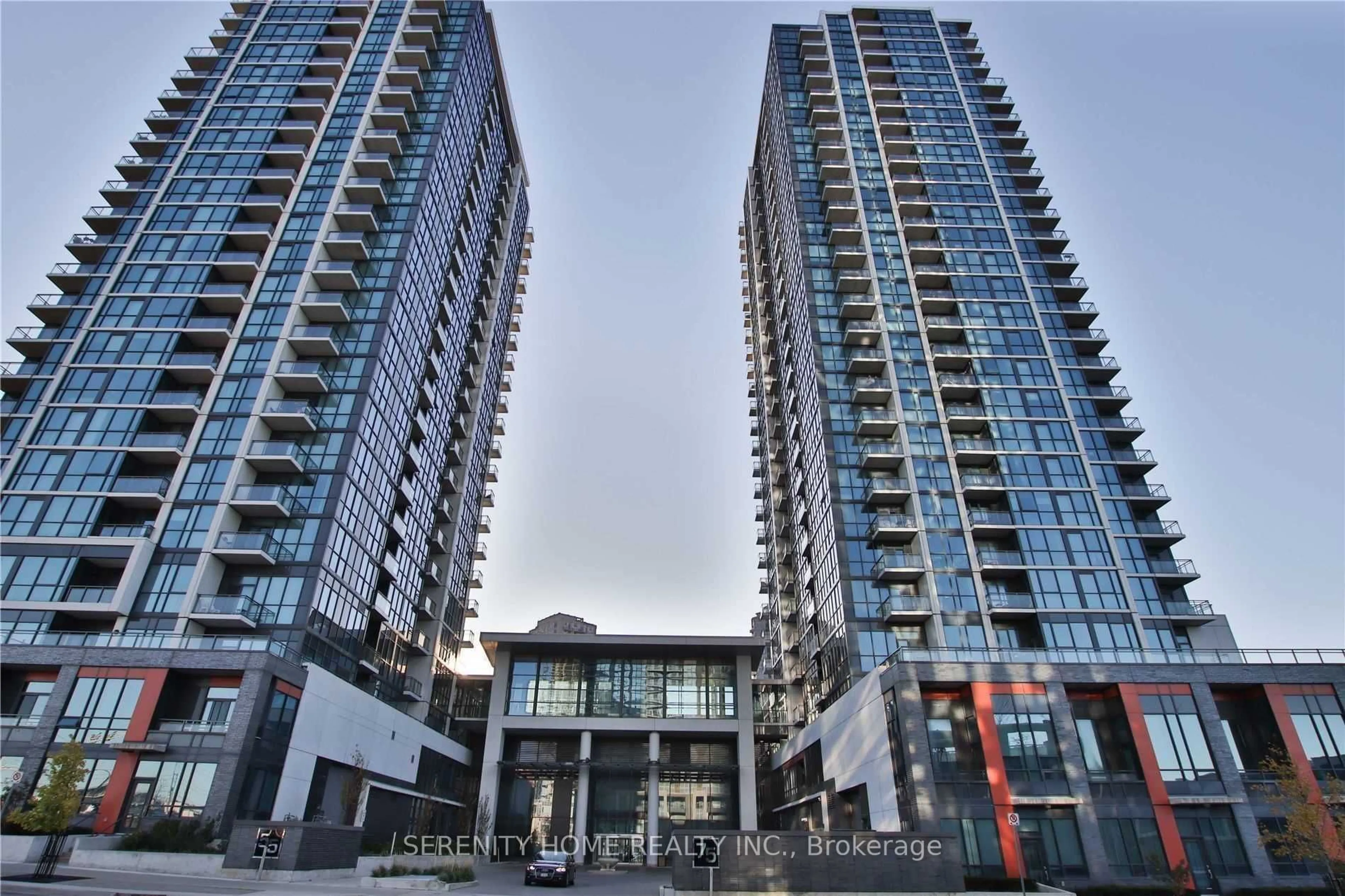 Indoor foyer for 55 Eglinton Ave #907, Mississauga Ontario L5R 0E4