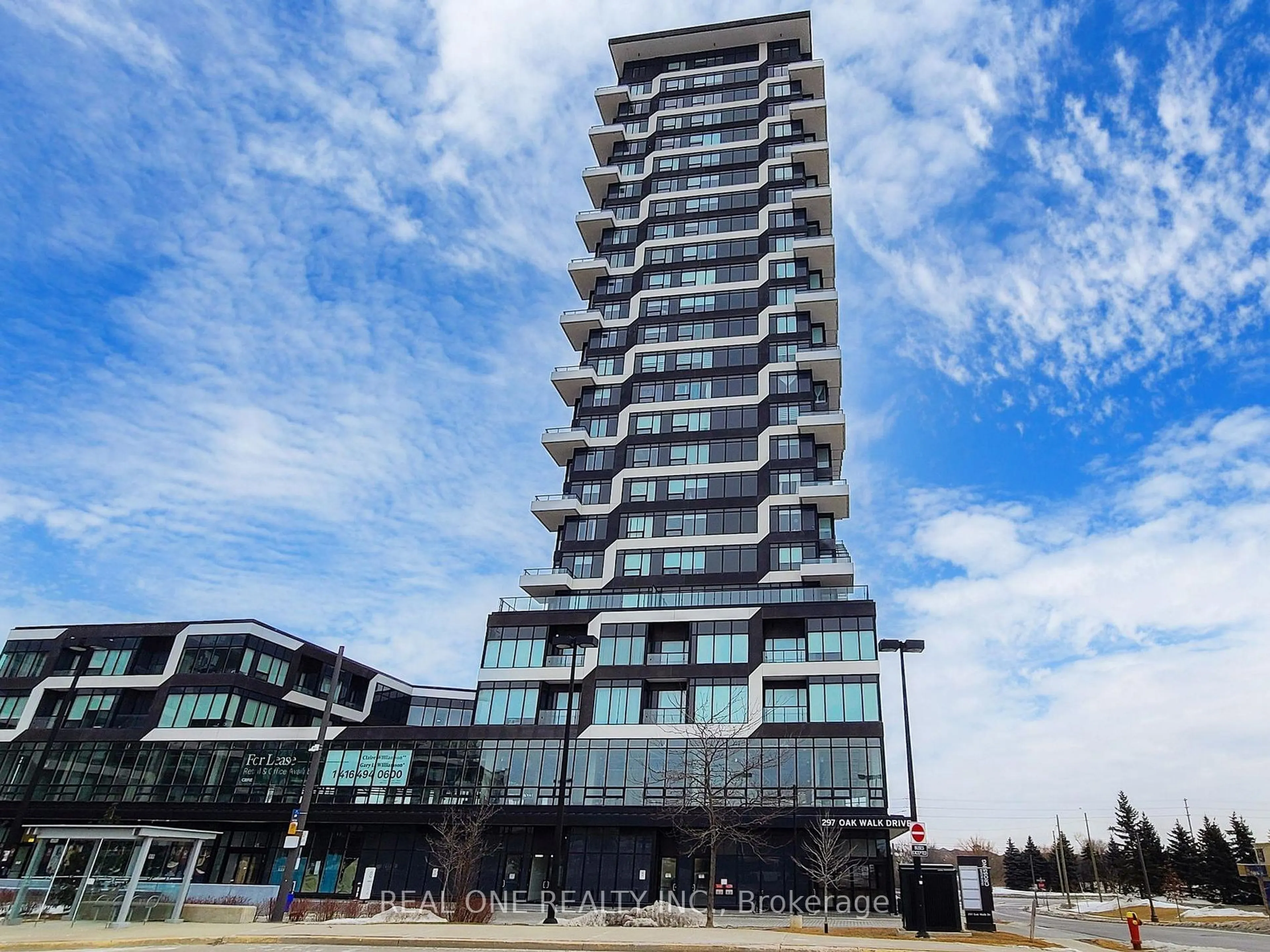 Indoor foyer for 297 Oak Walk Dr #1303, Oakville Ontario L6H 3R6