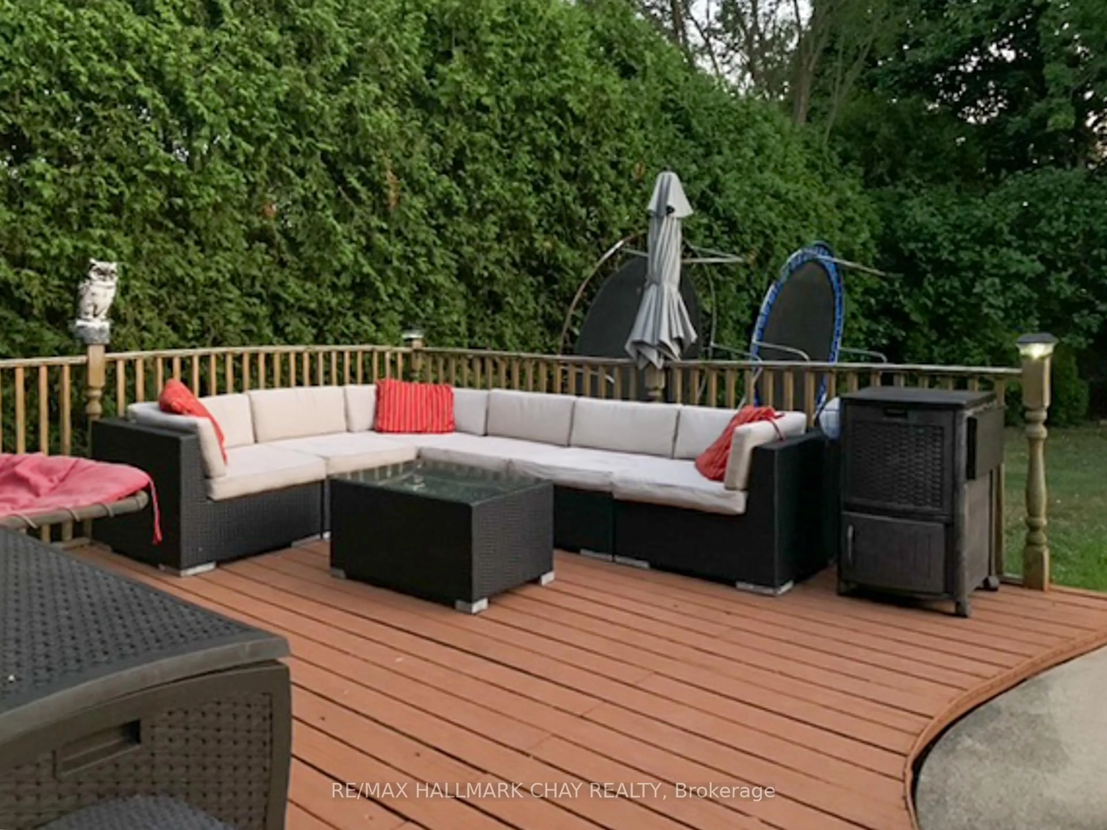 Patio, water/lake/river/ocean view for 2318 Yolanda Dr, Oakville Ontario L6L 2H8