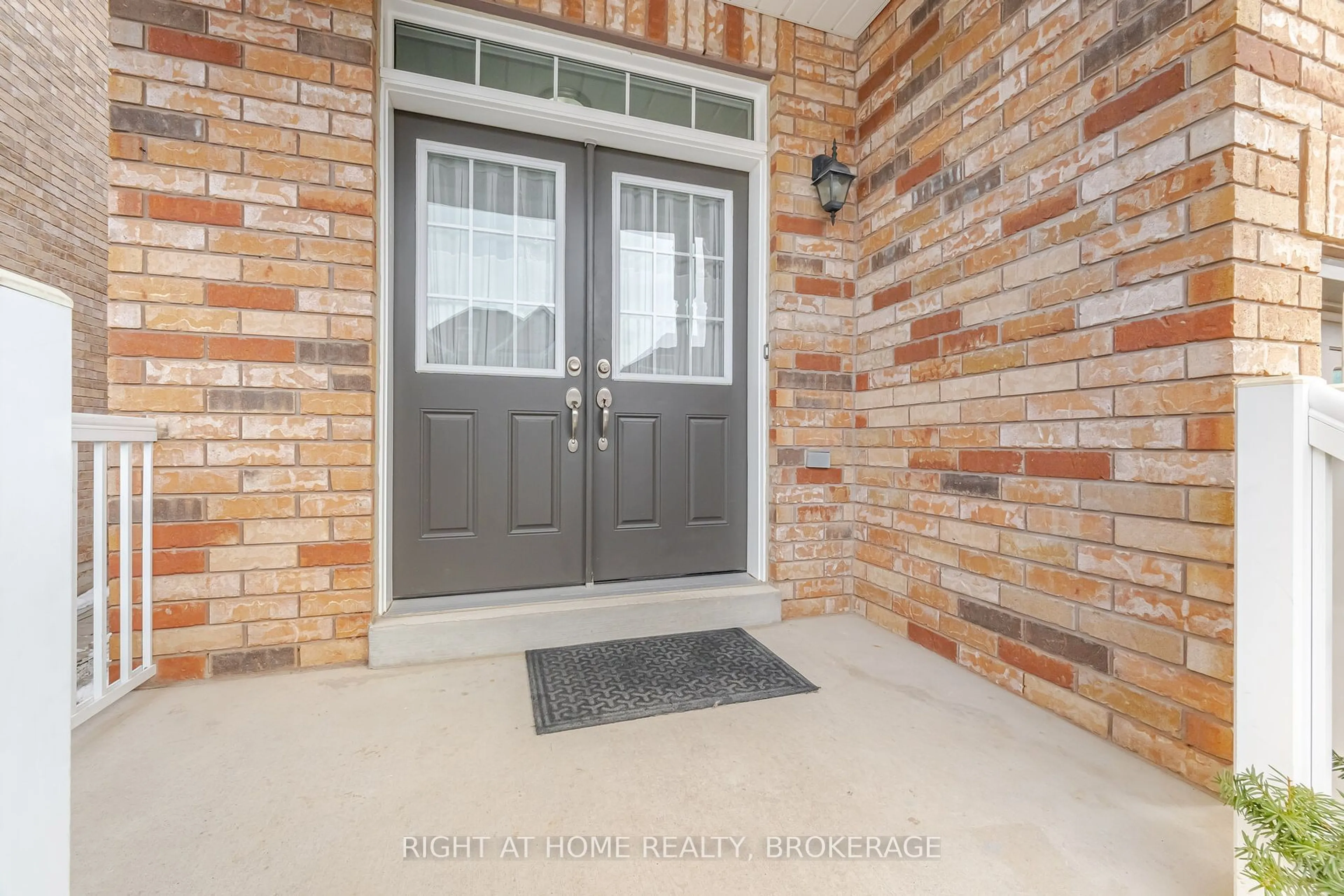 Indoor entryway for 11 Pomell Tr, Brampton Ontario L6P 3J5