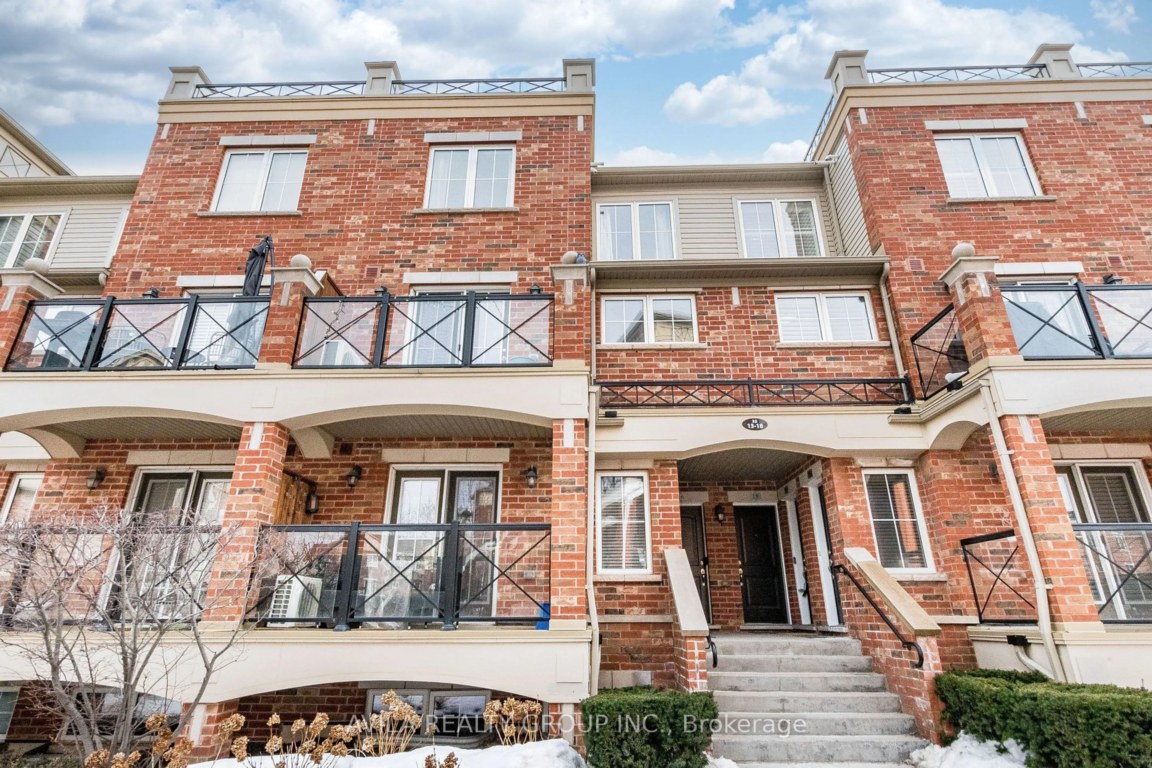 Home with brick exterior material, unknown for 35 Hays Blvd #17, Oakville Ontario L6H 0J1