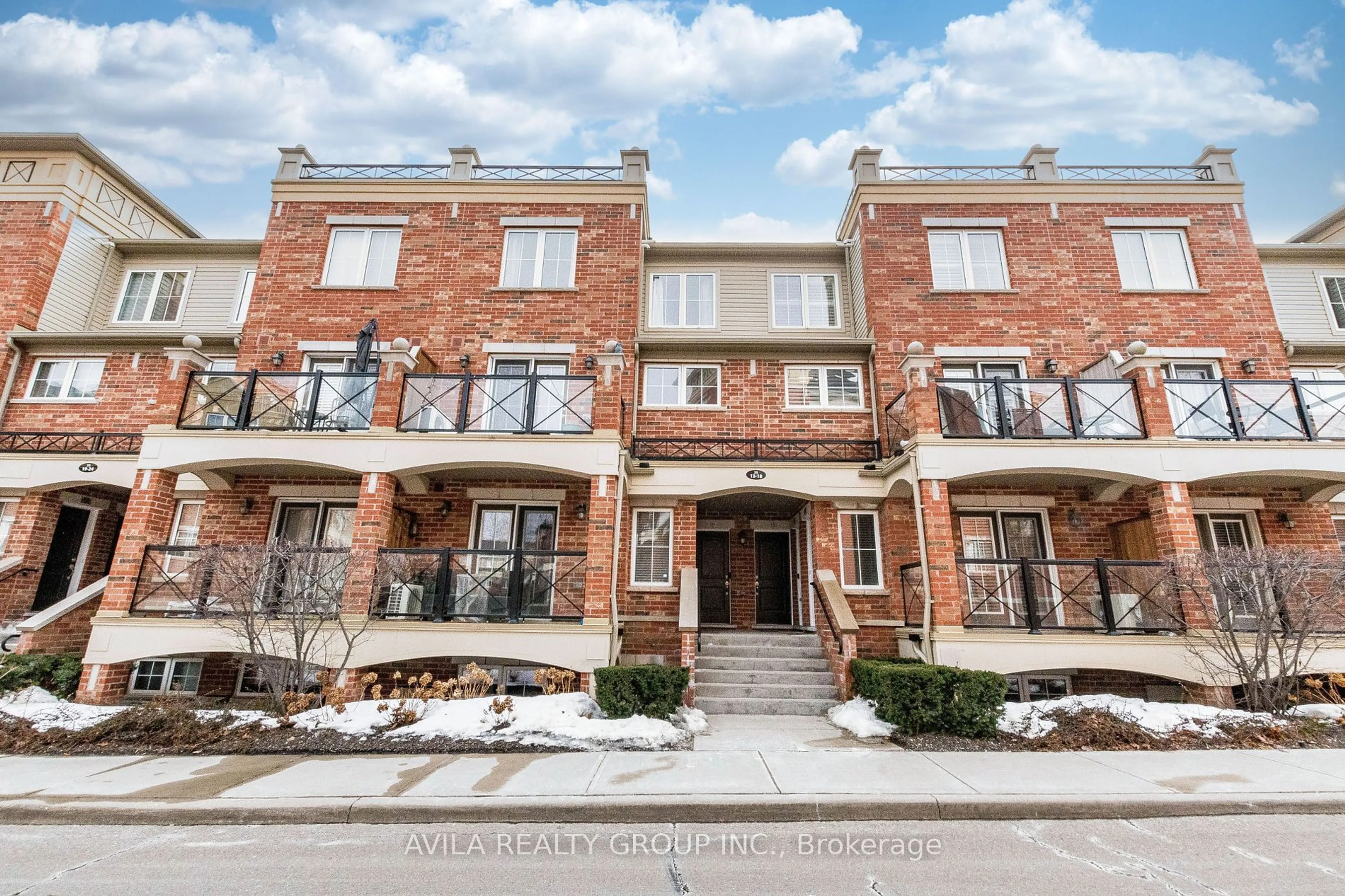 Home with brick exterior material, street for 35 Hays Blvd #17, Oakville Ontario L6H 0J1