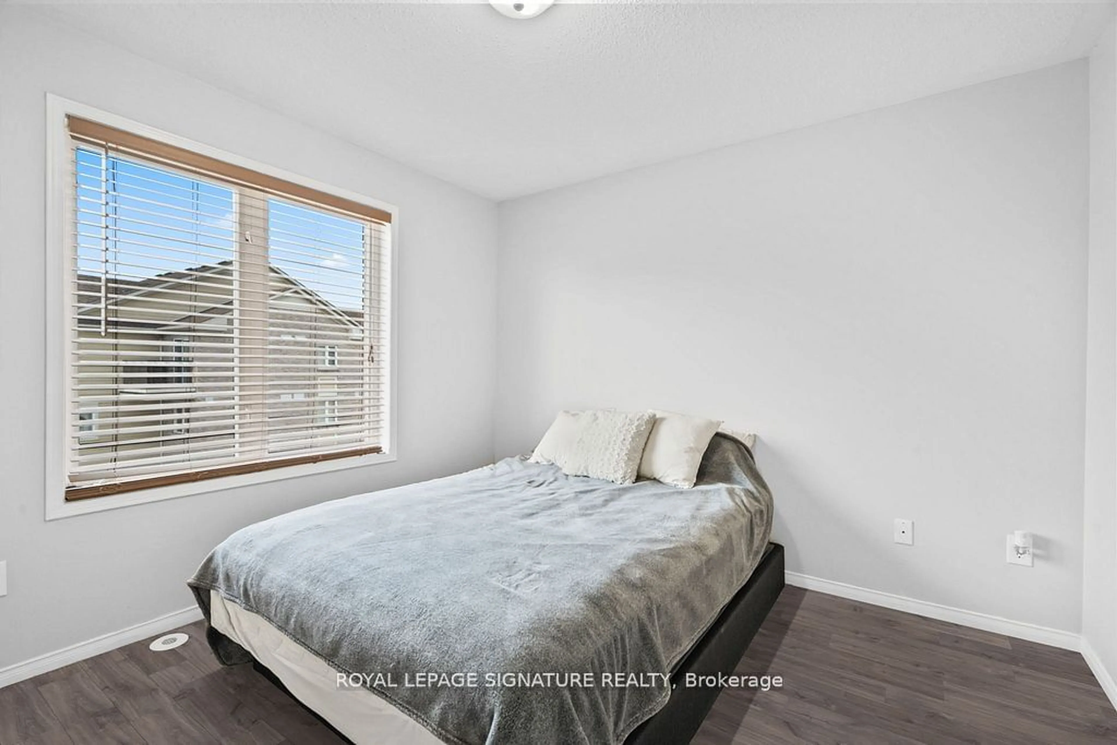 Bedroom with bed, unknown for 4950 Winston Churchill Blvd #114, Mississauga Ontario L5M 8E4