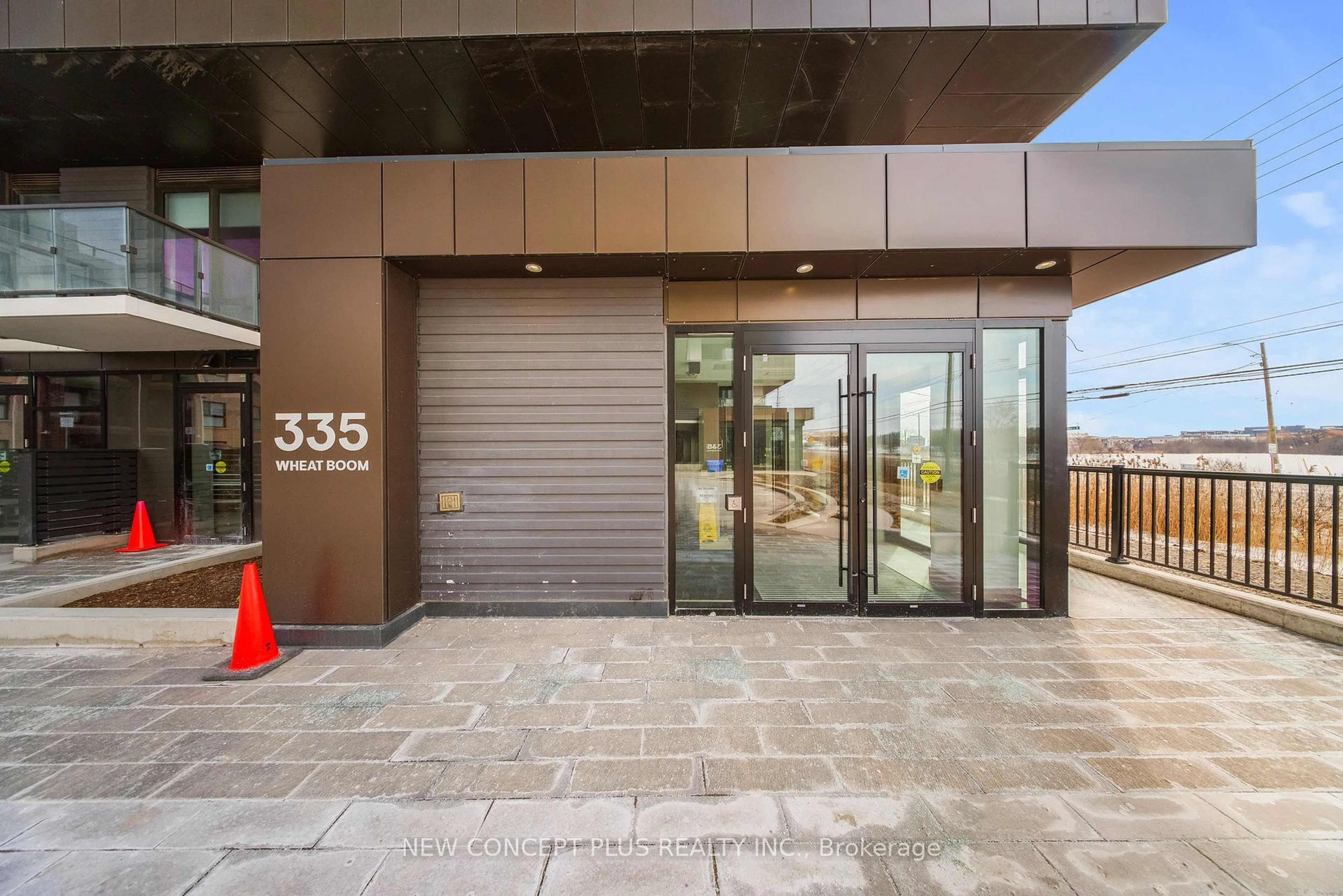 Indoor foyer for 335 Wheat Boom Dr #416, Oakville Ontario L6H 7Y1