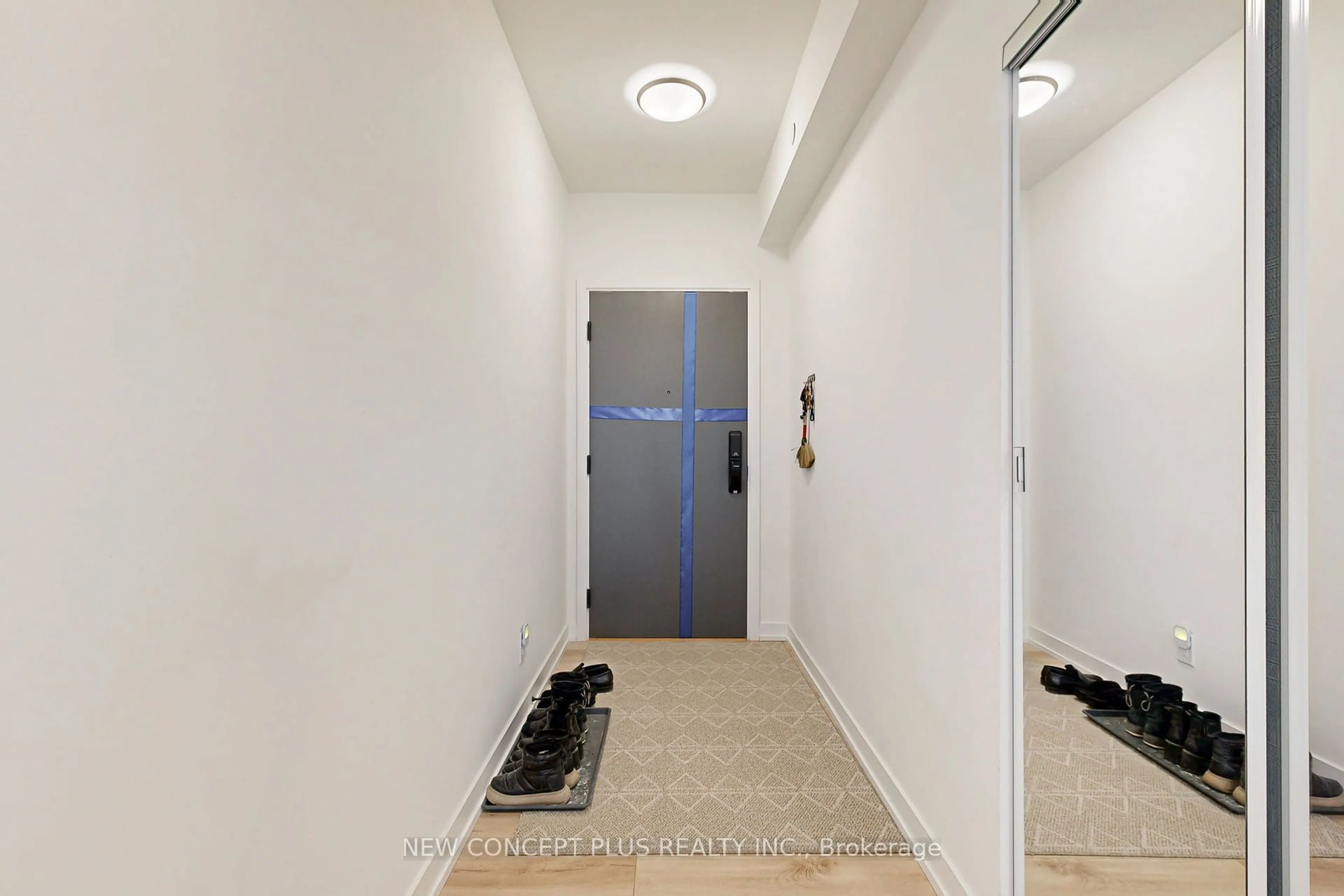 Indoor entryway for 335 Wheat Boom Dr #416, Oakville Ontario L6H 7Y1