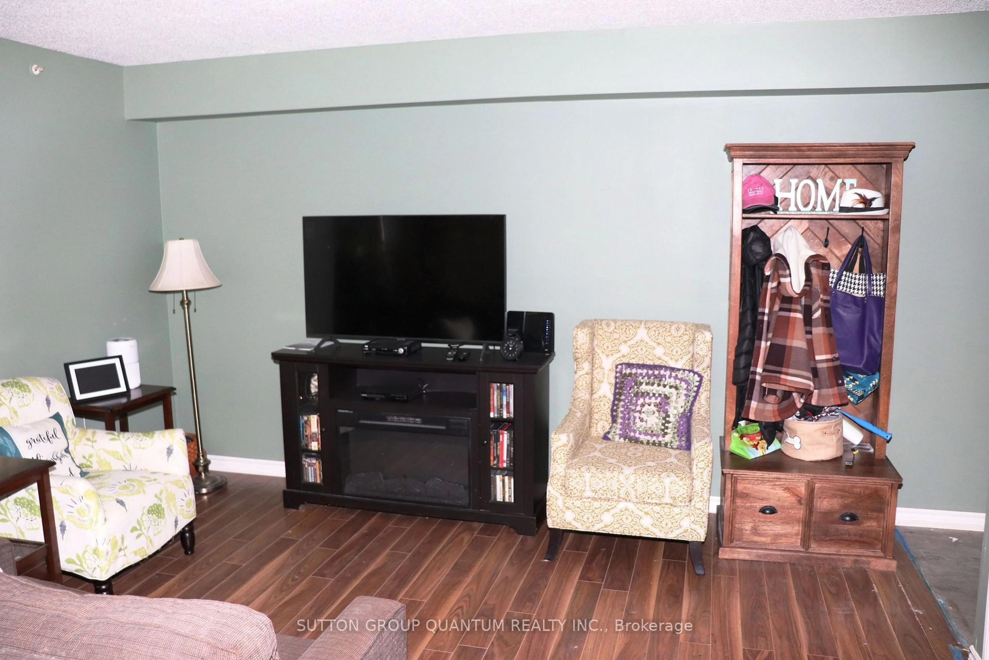 Living room with furniture, unknown for 4025 Kilmer Dr #301, Burlington Ontario L7M 4M5