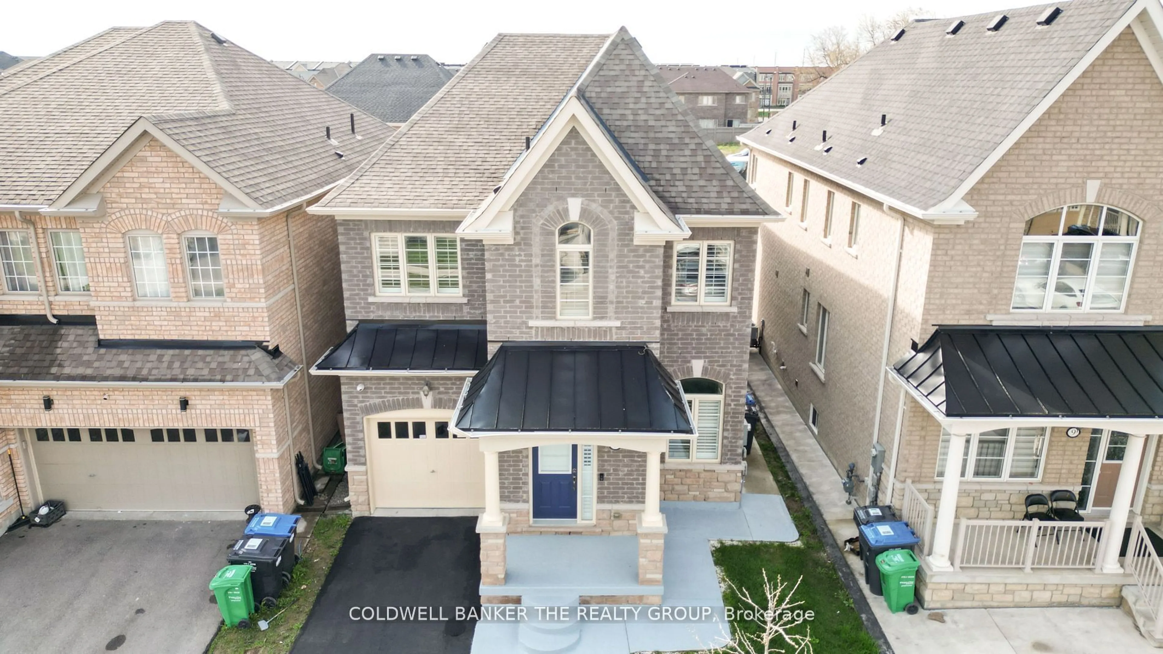 A pic from outside/outdoor area/front of a property/back of a property/a pic from drone, street for 7 Spokanne St, Brampton Ontario L6R 4A2