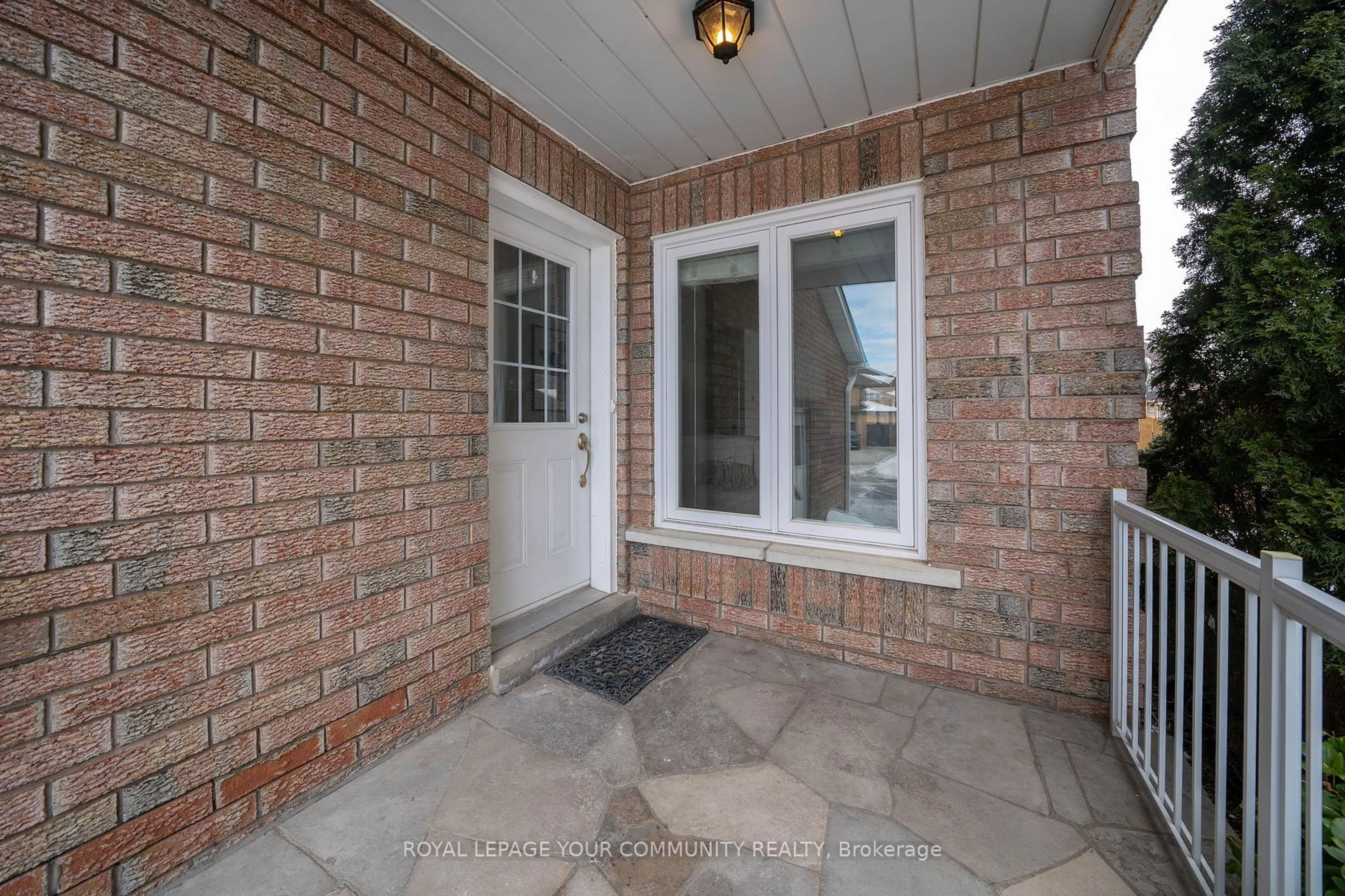 Indoor entryway for 26 Coolspring Cres, Caledon Ontario L7E 1W6