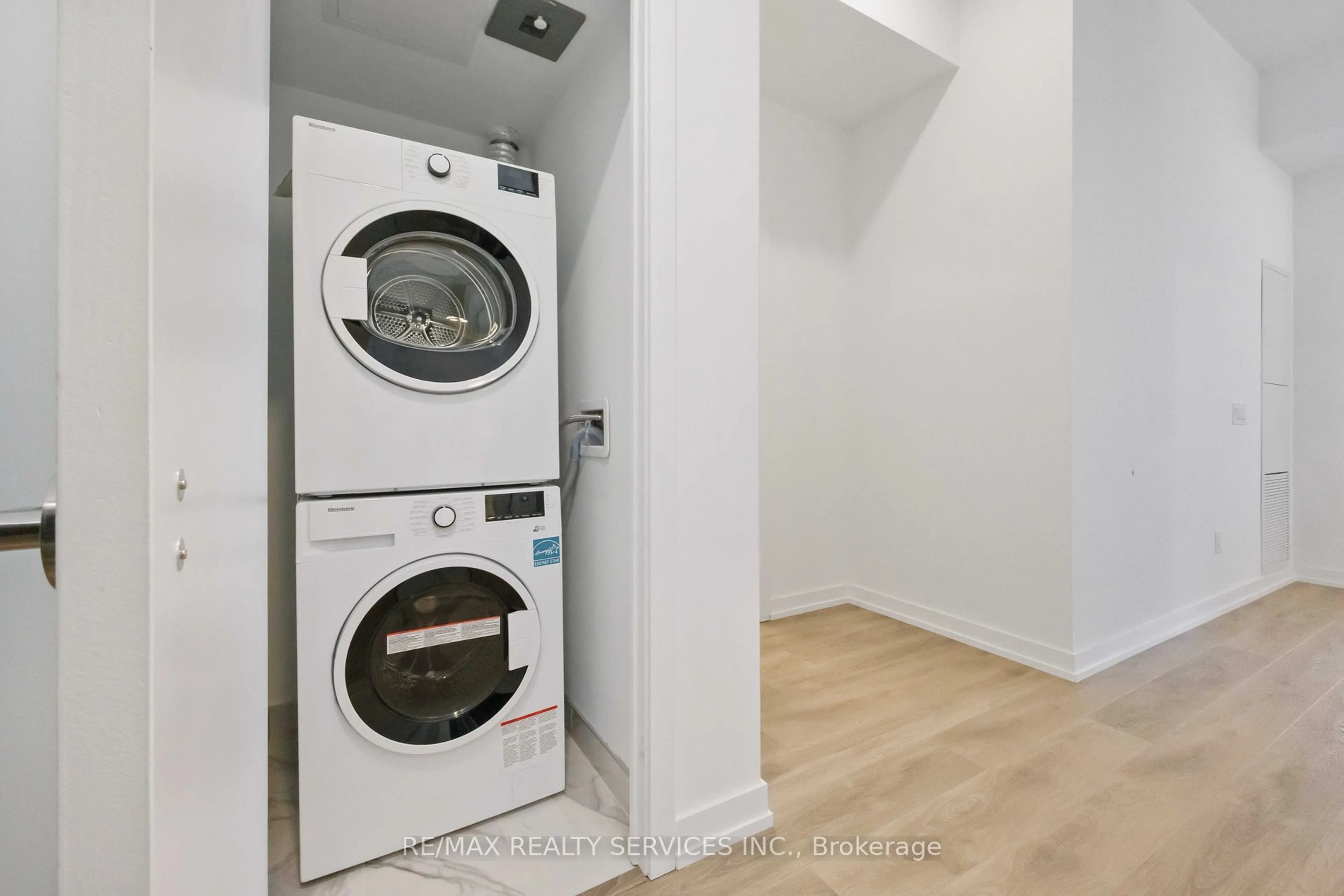 Laundry room for 1100 Sheppard Ave #115, Toronto Ontario M3K 0E4