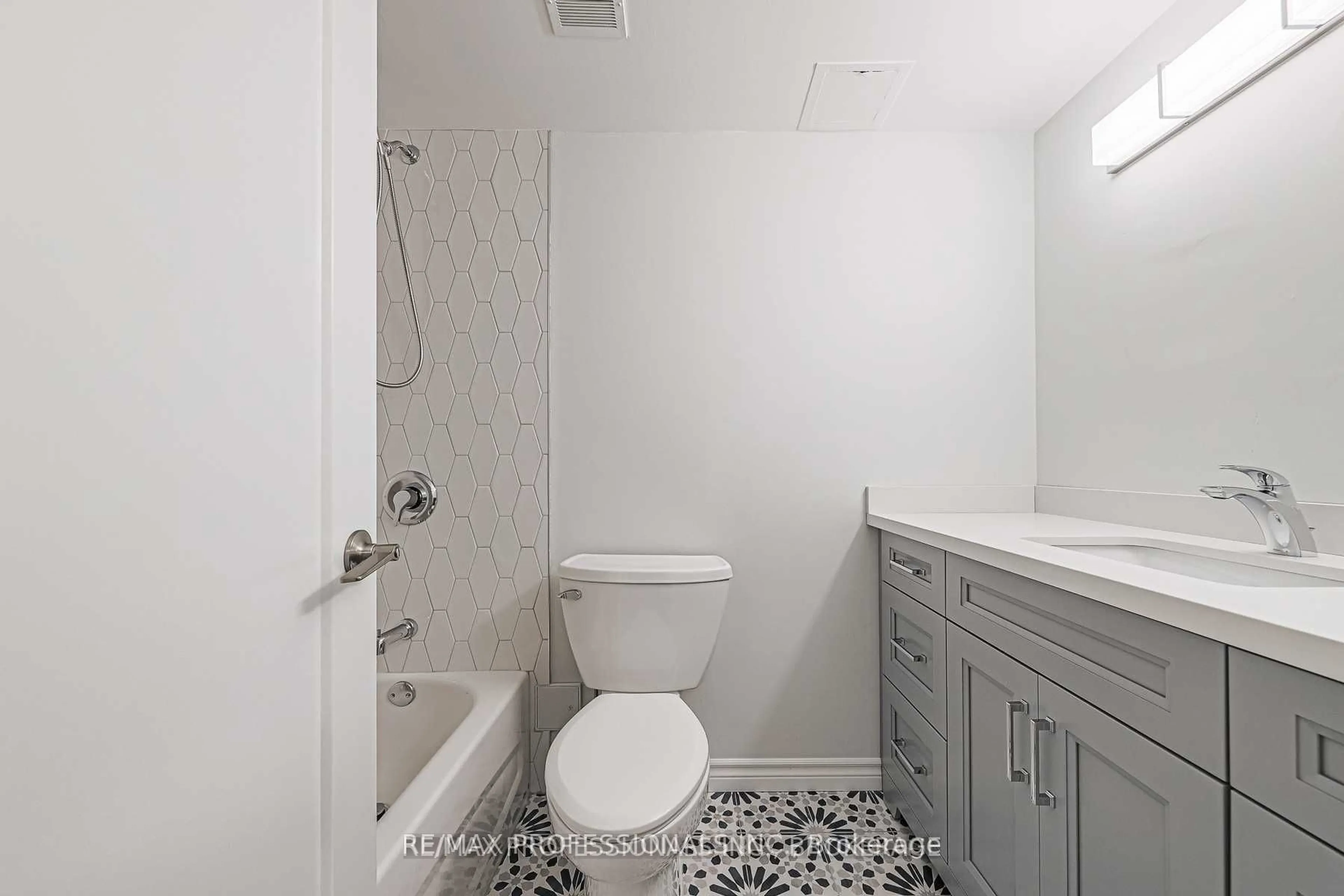 Standard bathroom, ceramic/tile floor for 35 Ormskirk Ave #510, Toronto Ontario M6S 1A8