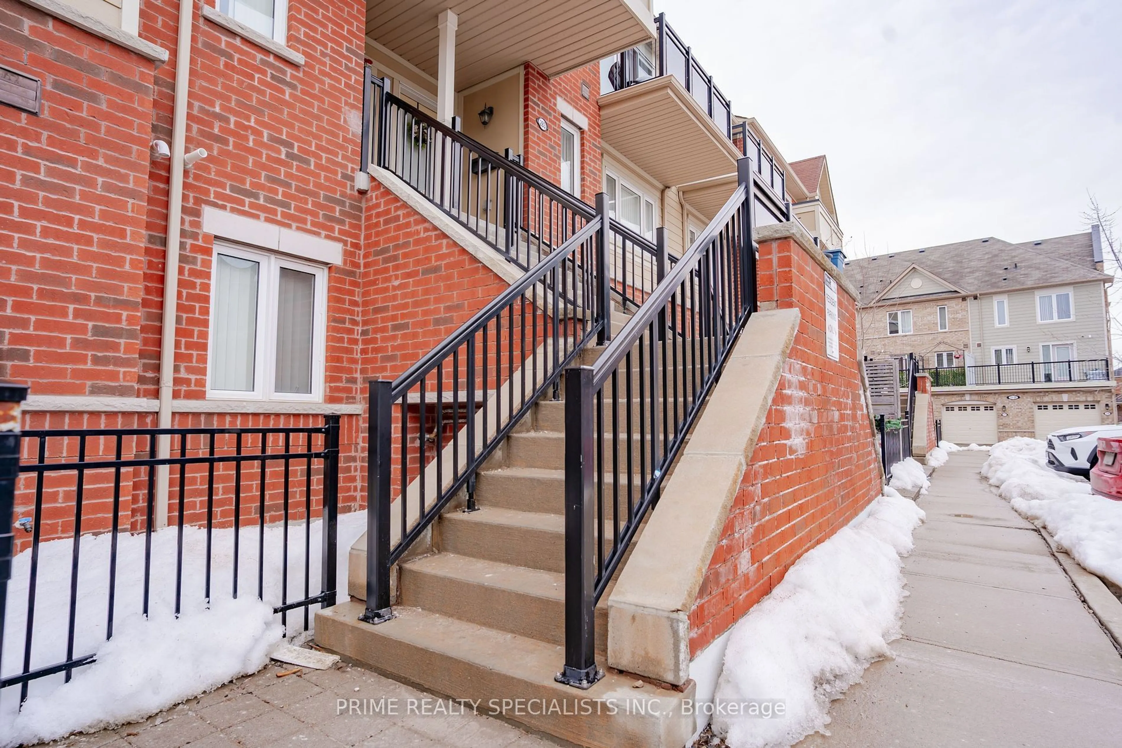 Stairs for 250 Sunny Meadow Blvd #284, Brampton Ontario L6R 3Y6