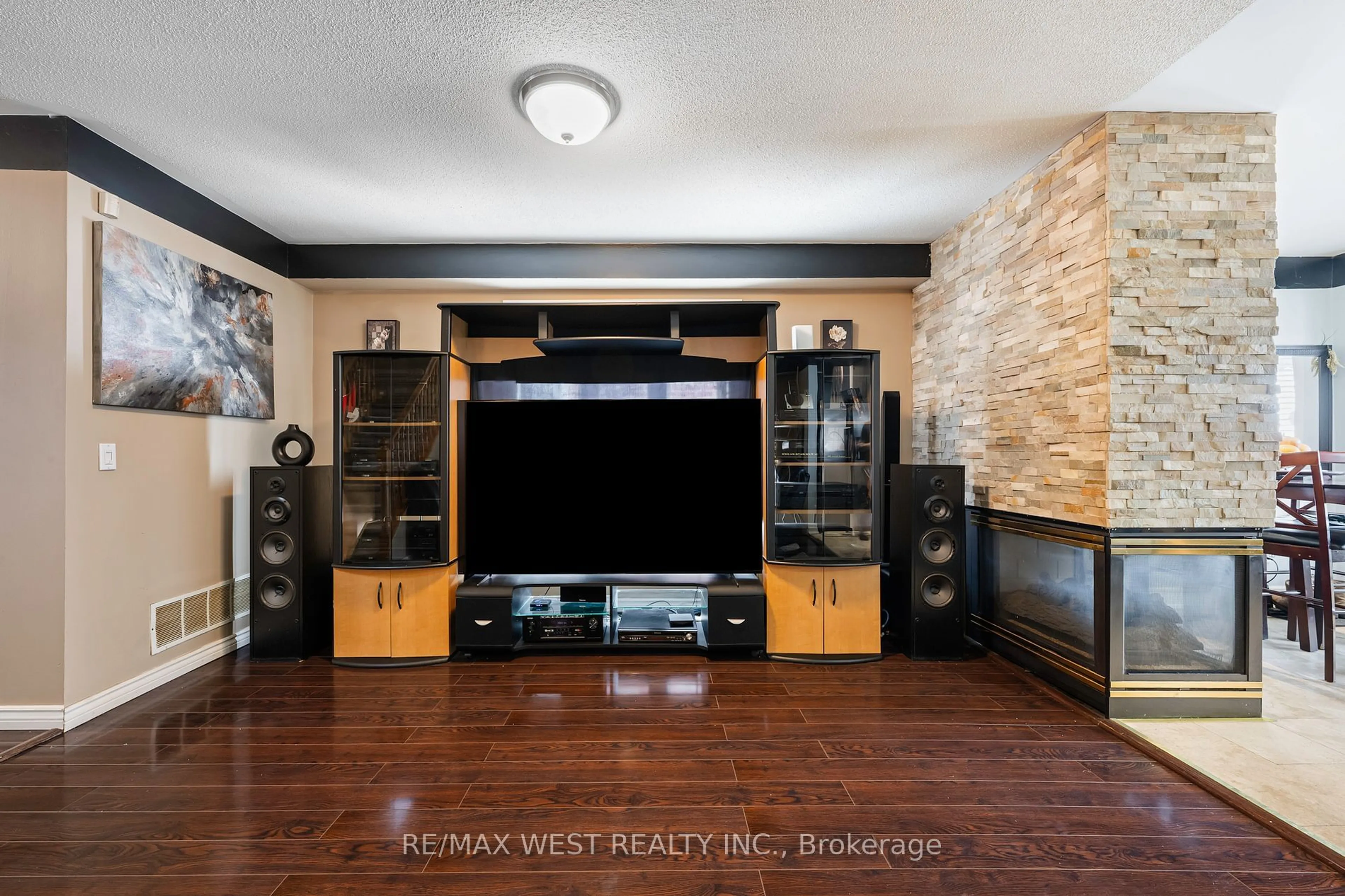 Home theater for 334 Cottonwood St, Orangeville Ontario L9W 4X7